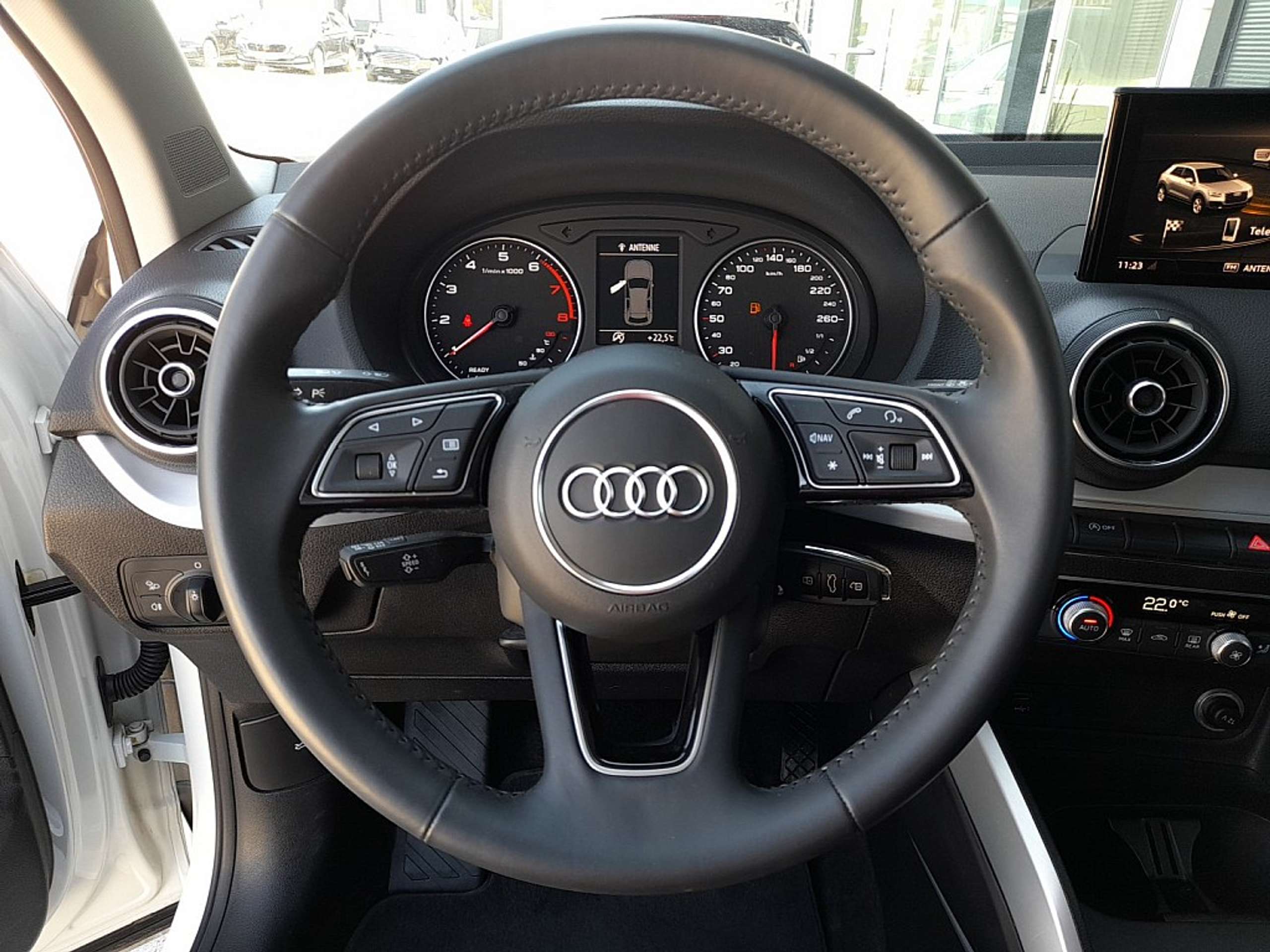 Audi - Q2