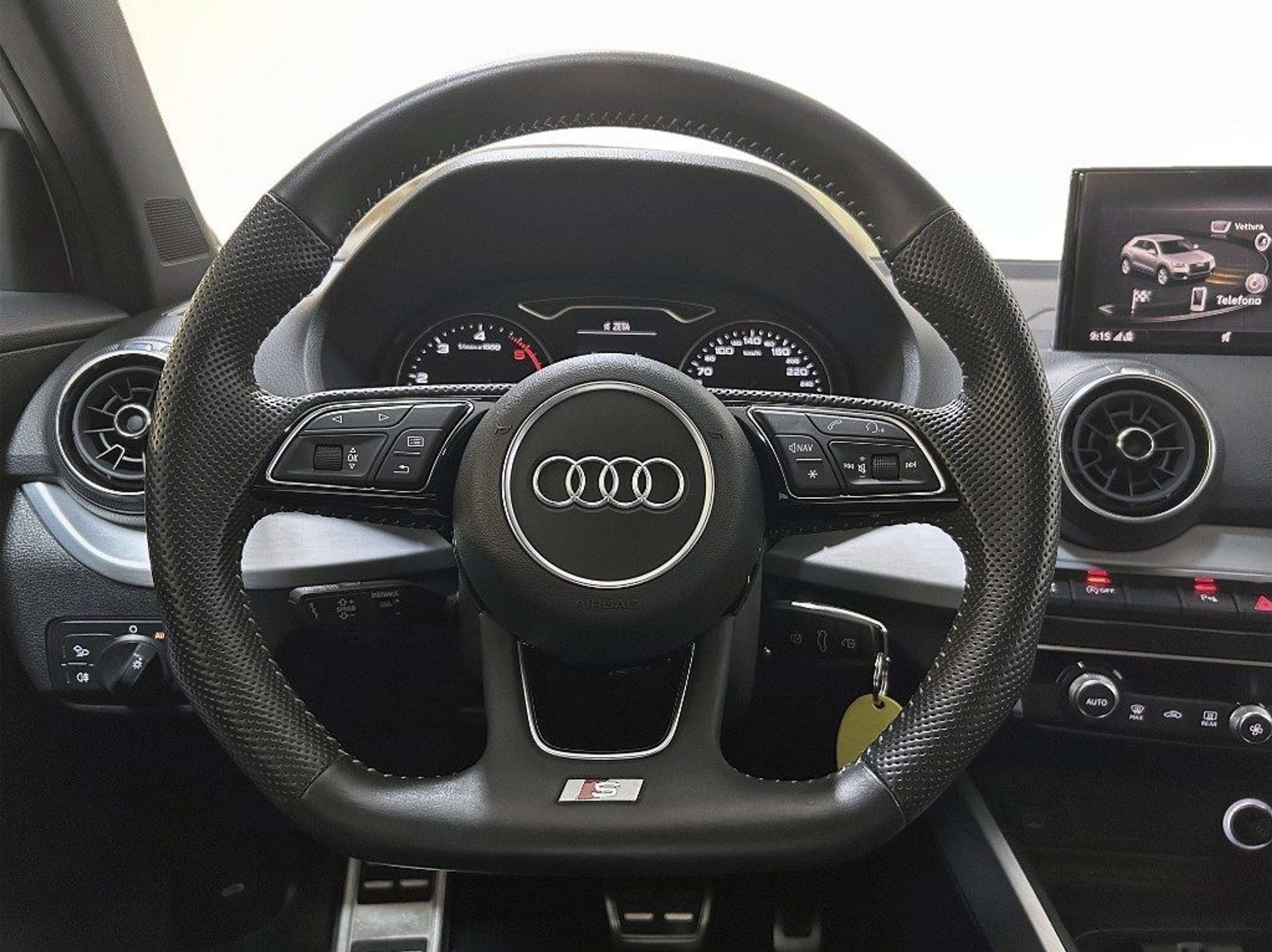 Audi - Q2