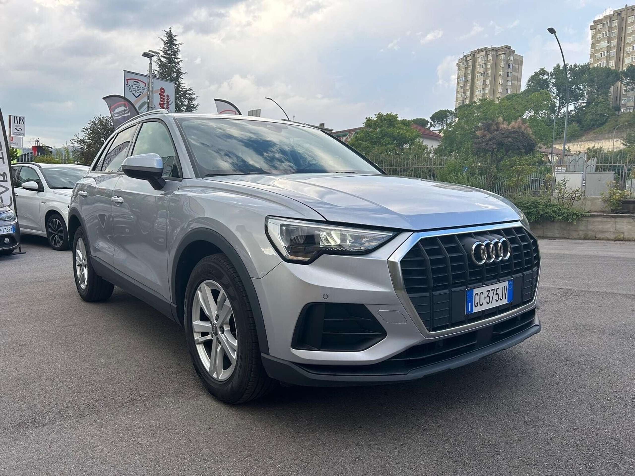 Audi - Q3