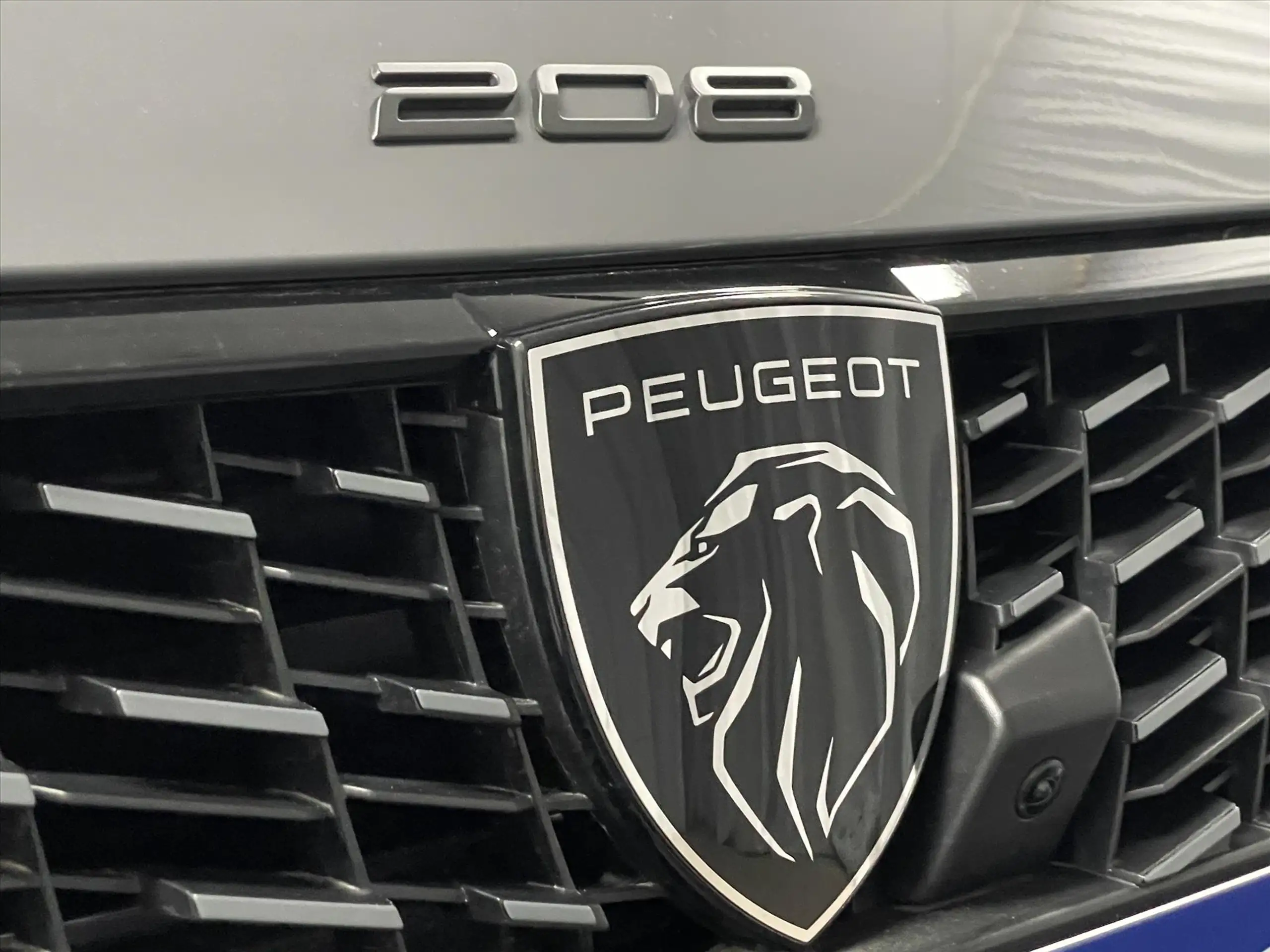 Peugeot - 208