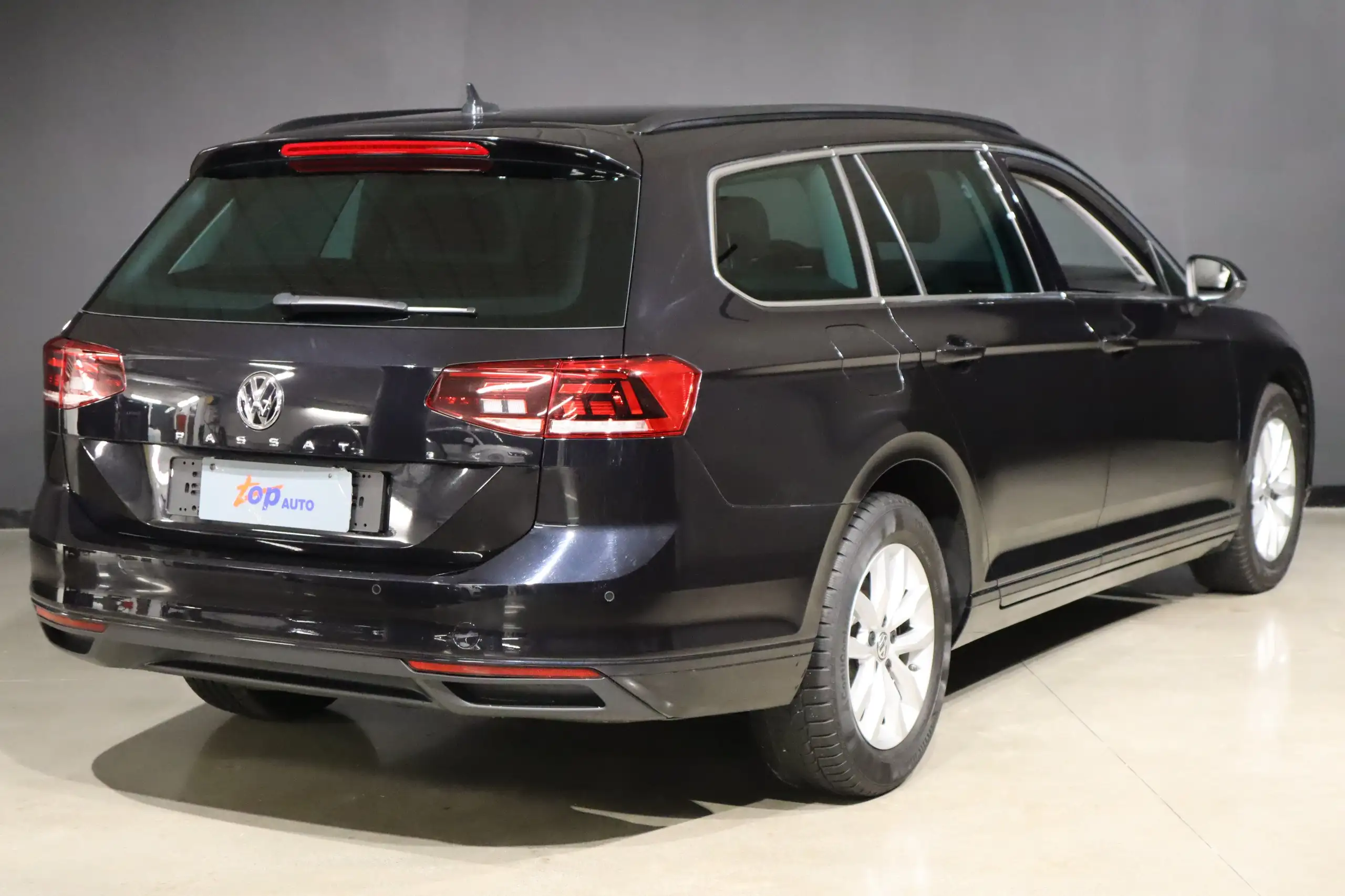 Volkswagen - Passat