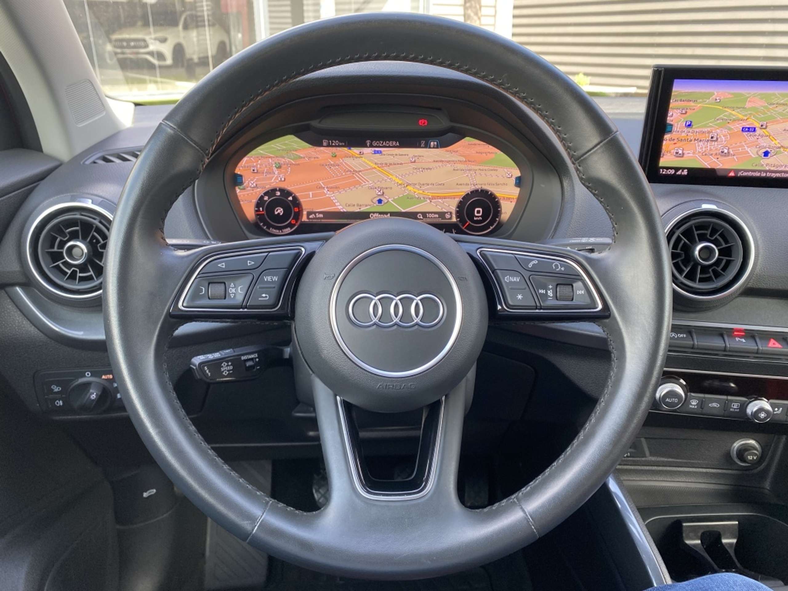 Audi - Q2