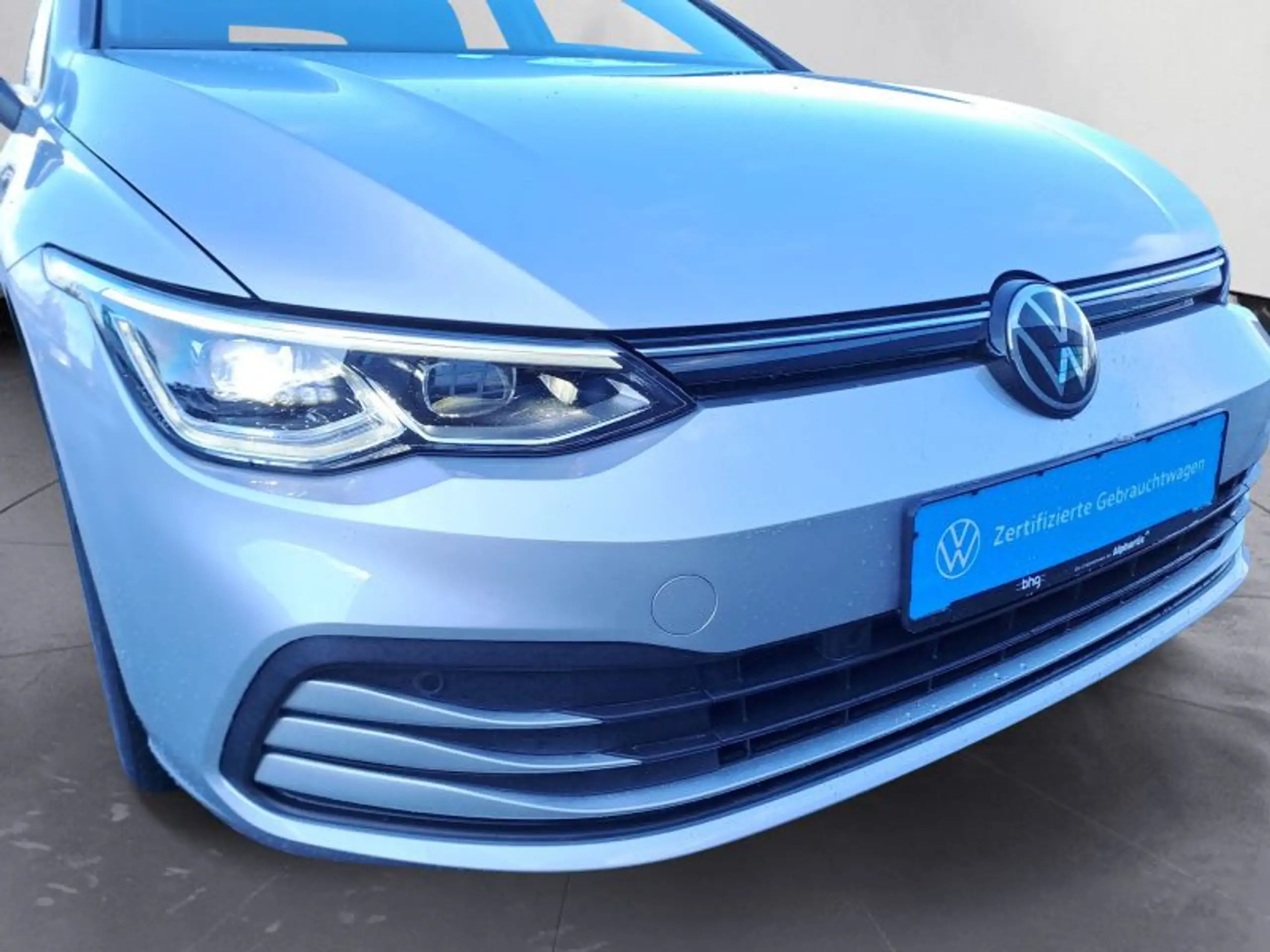 Volkswagen - Golf