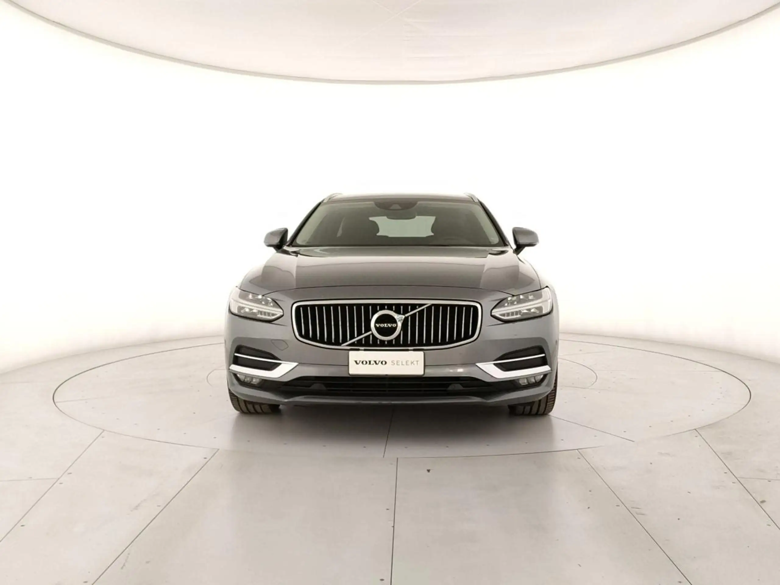 Volvo - V90