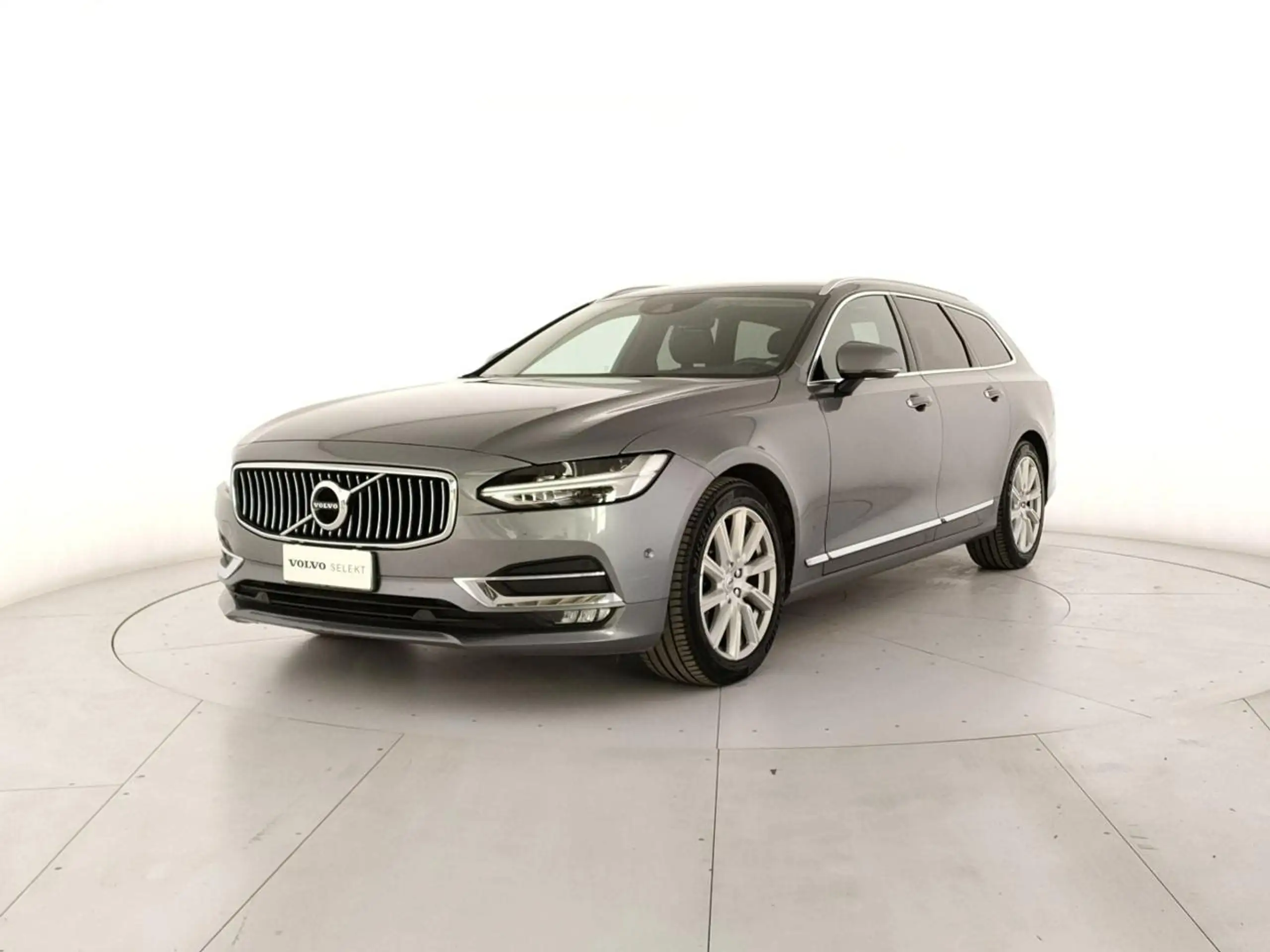 Volvo - V90