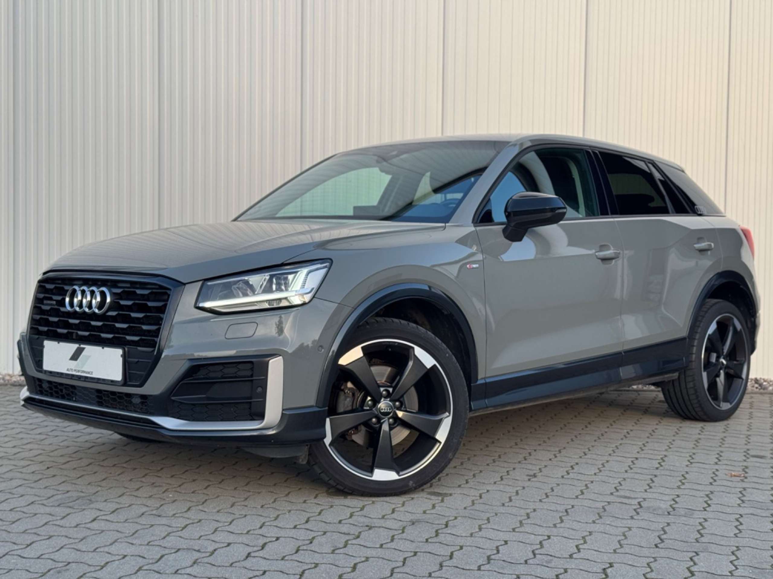 Audi - Q2