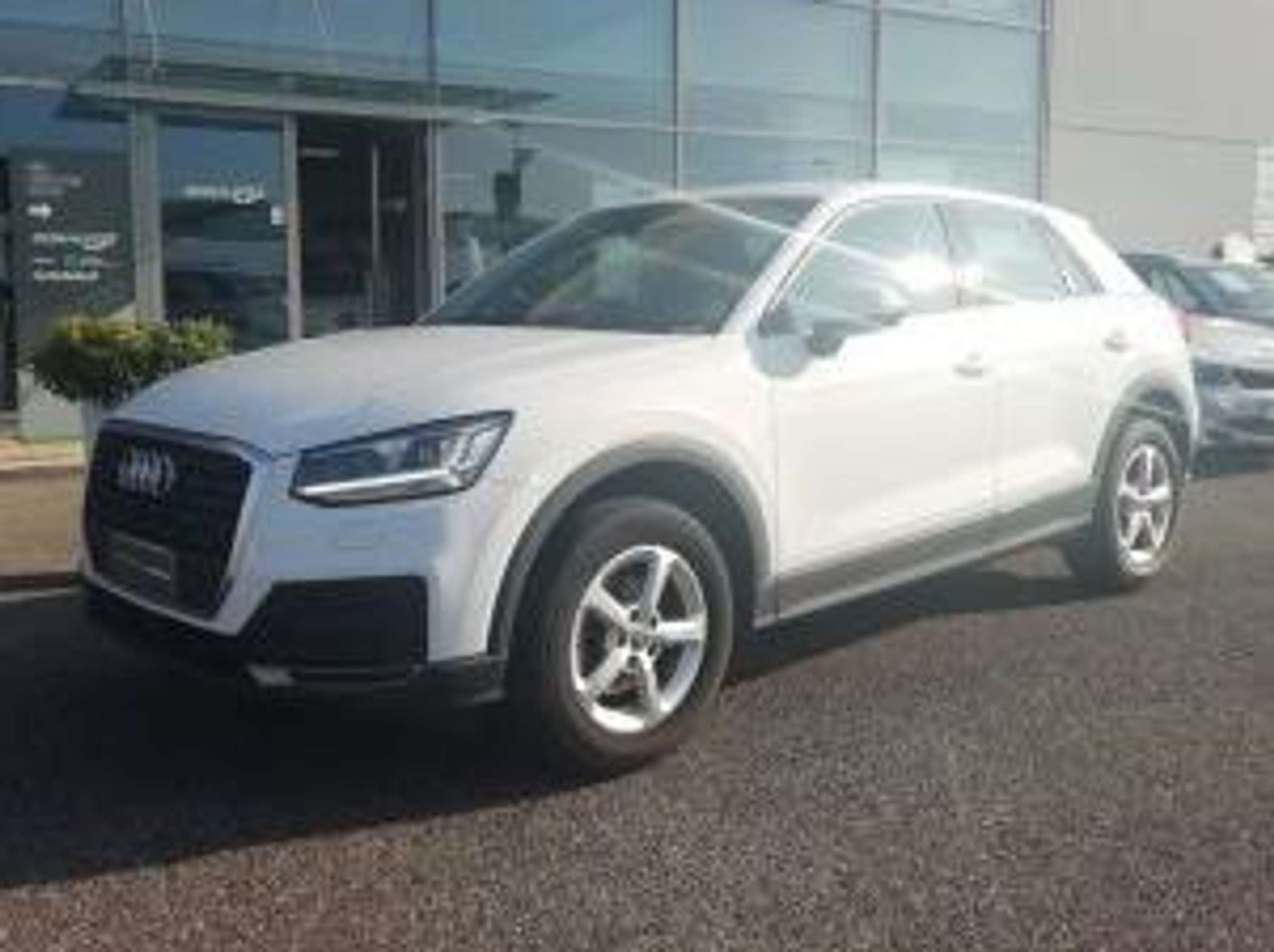 Audi - Q2