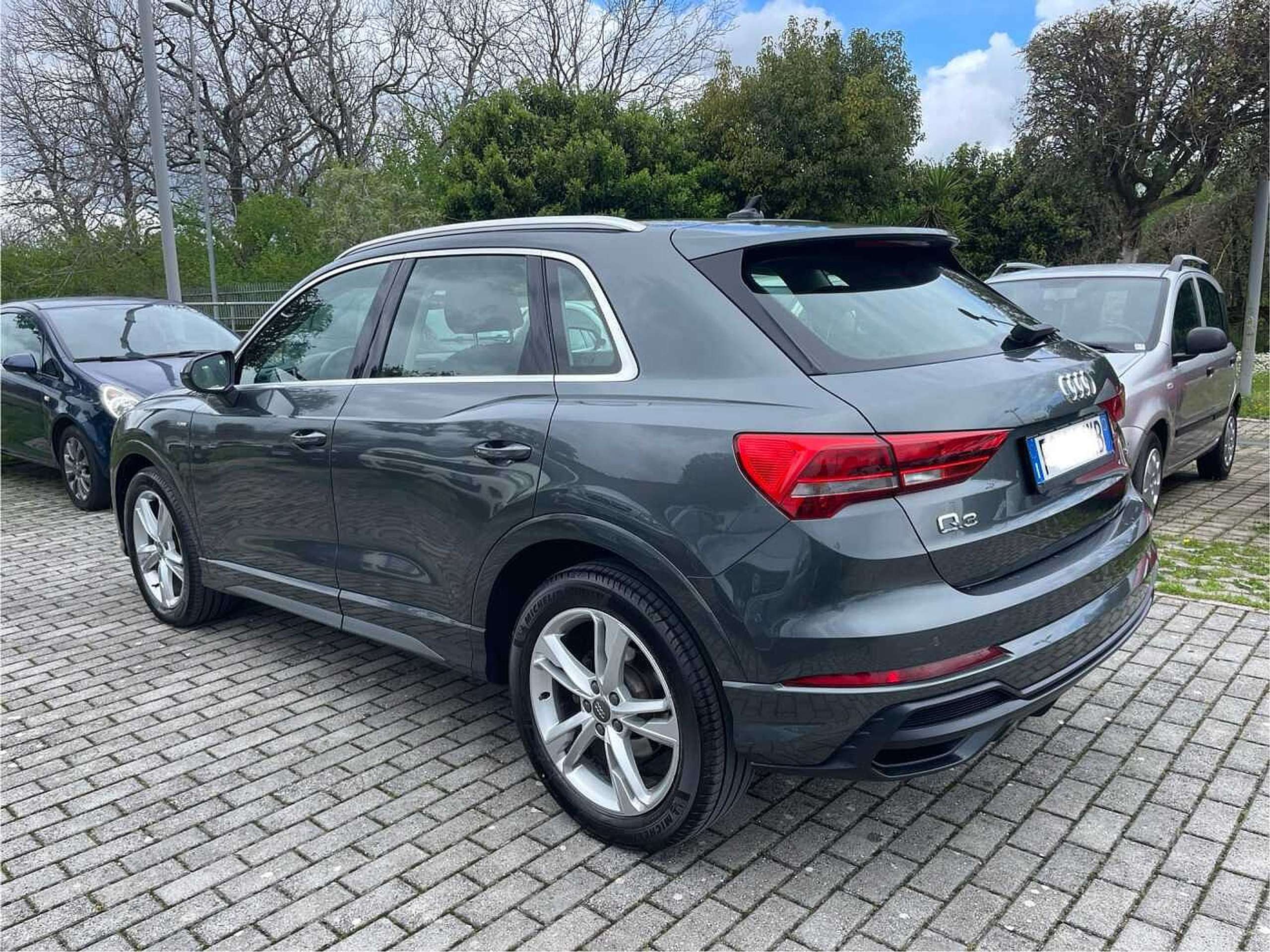 Audi - Q3