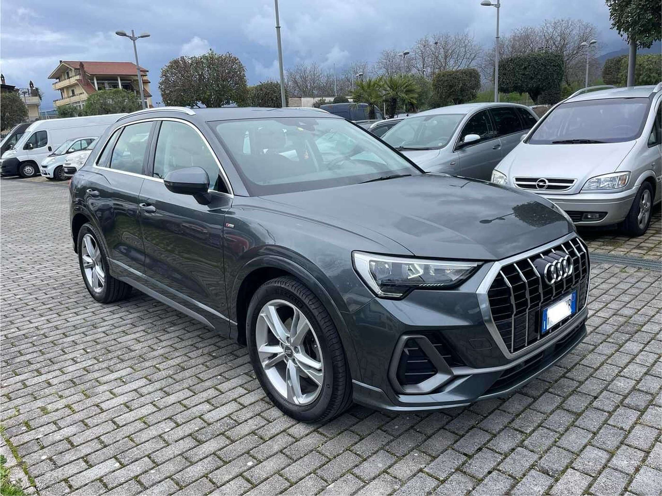 Audi - Q3