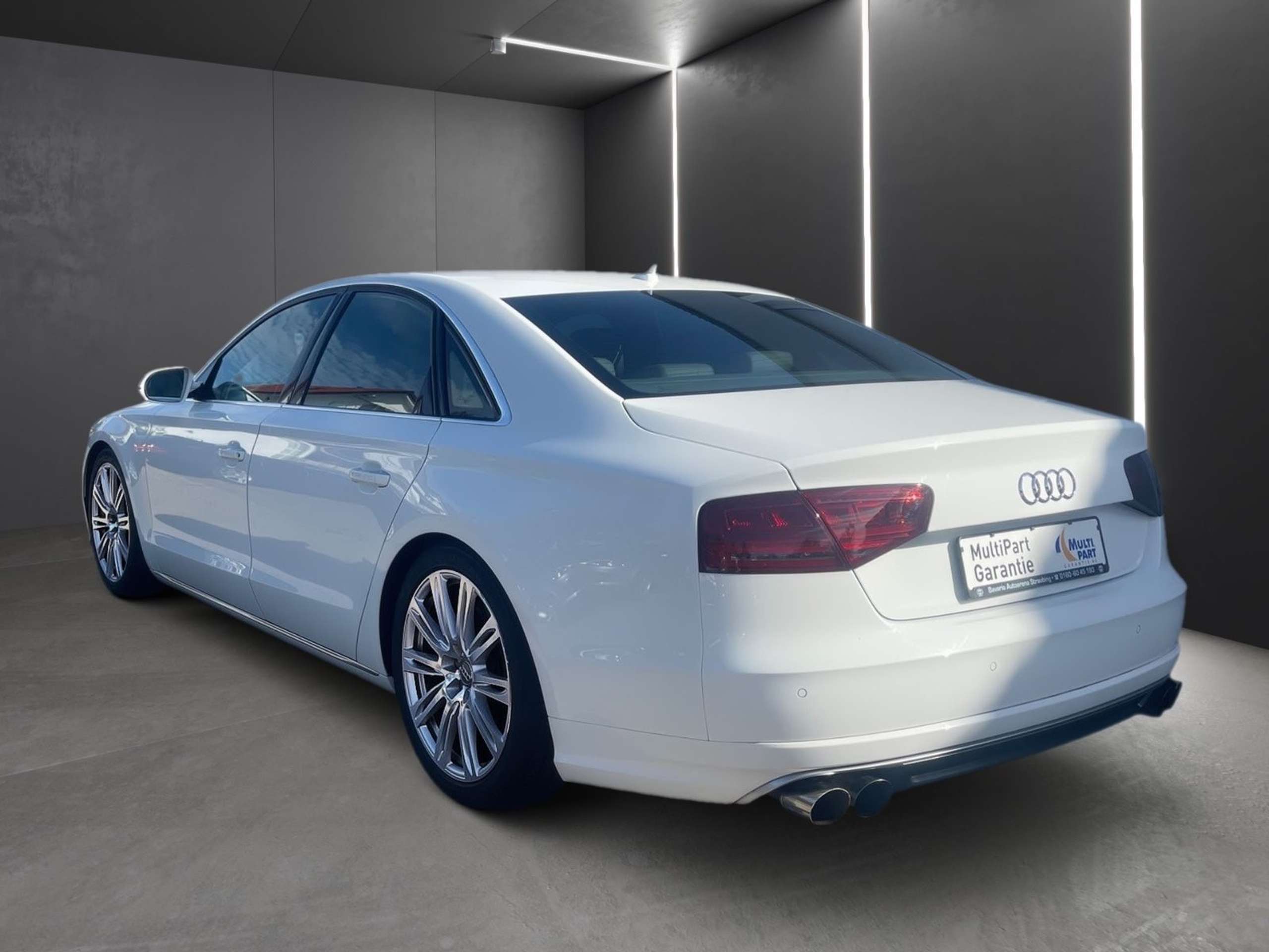 Audi - A8