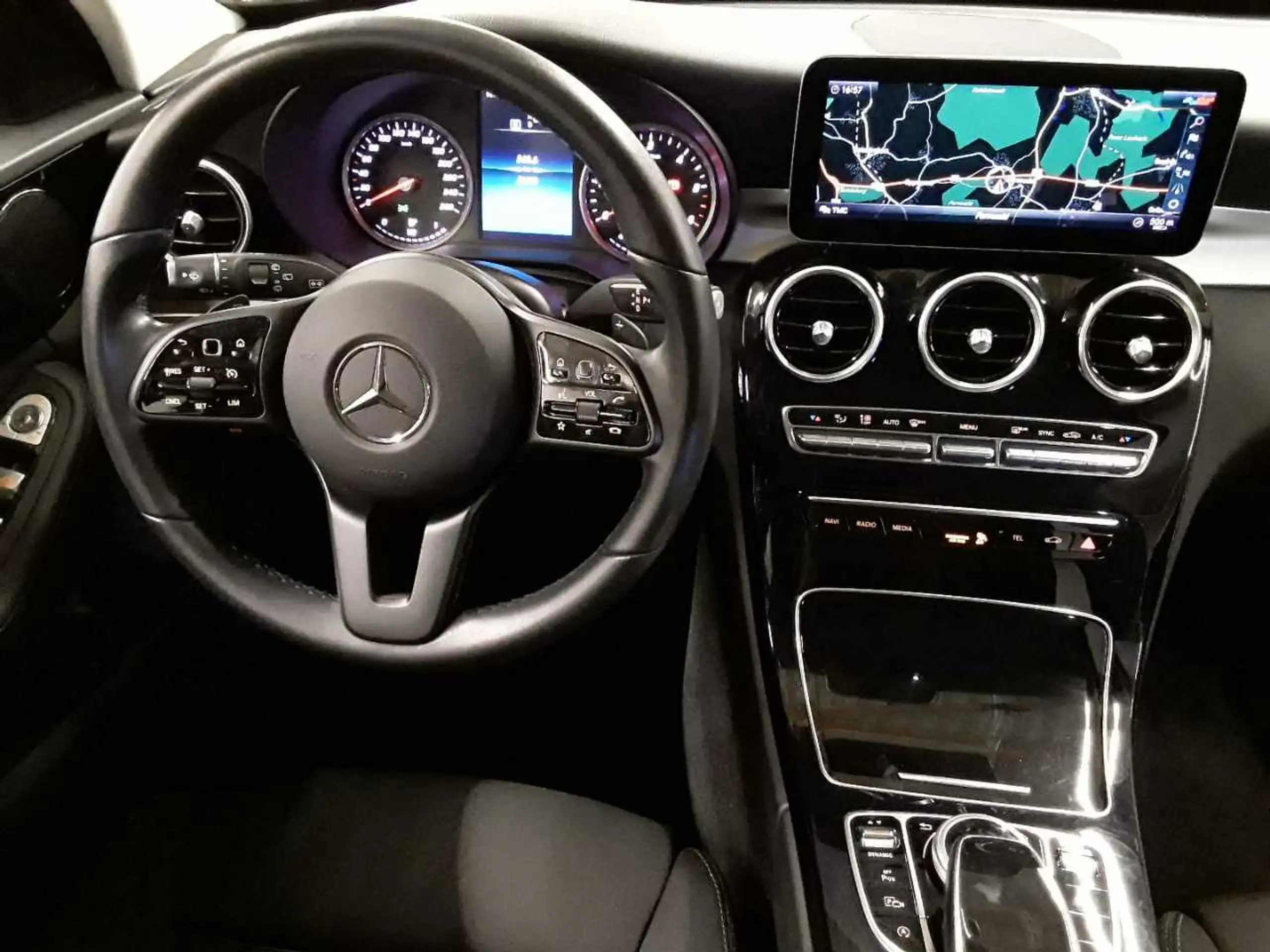 Mercedes-Benz - C 220