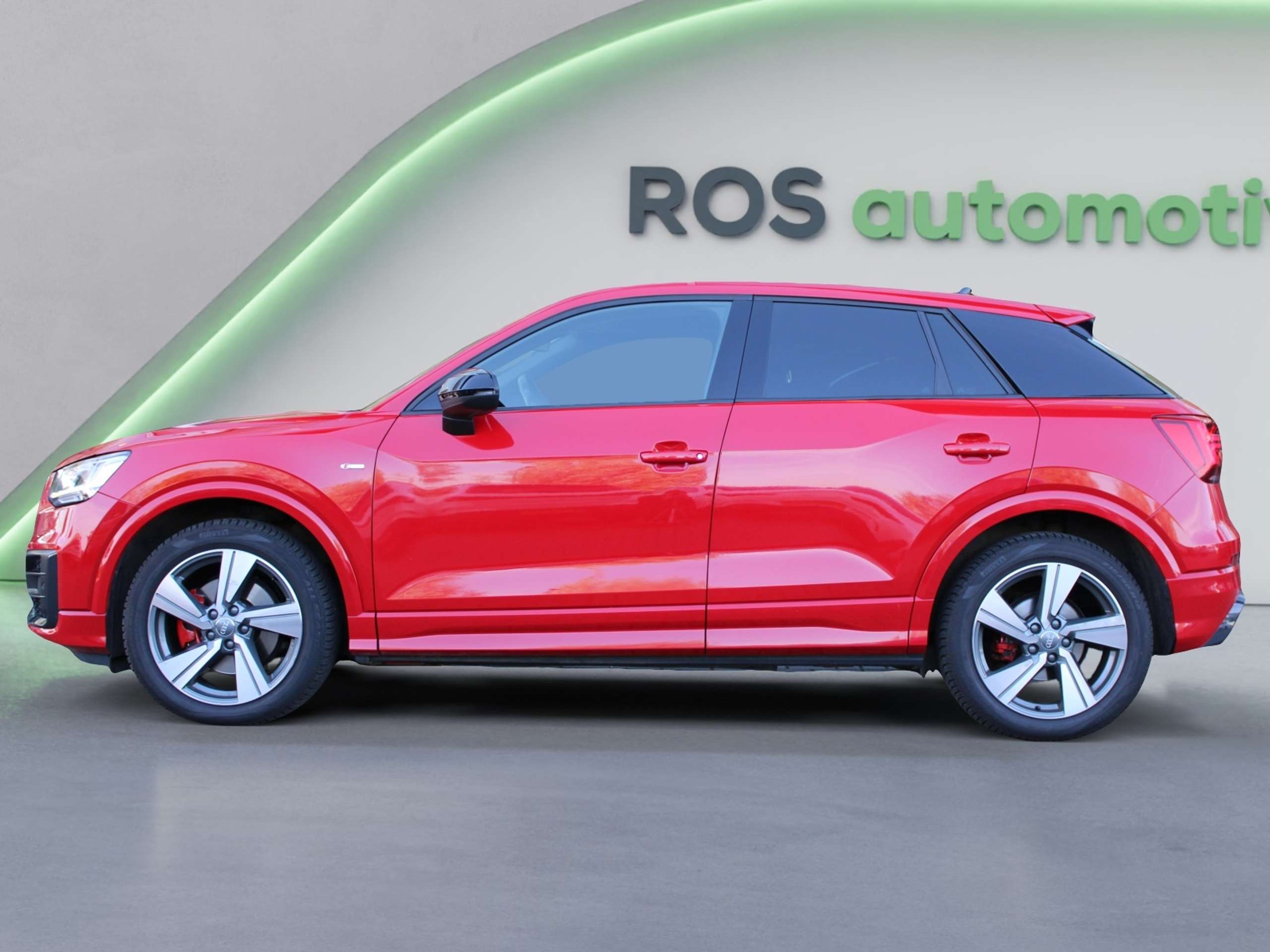 Audi - Q2