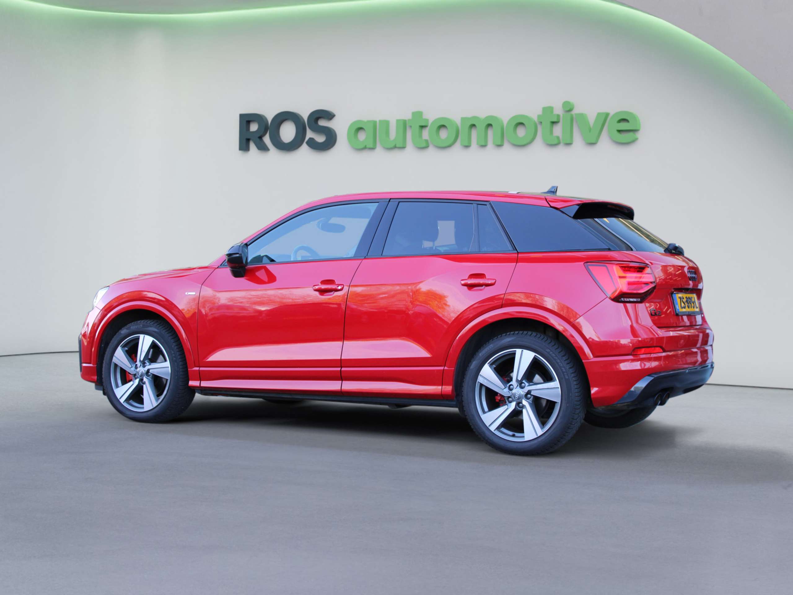 Audi - Q2