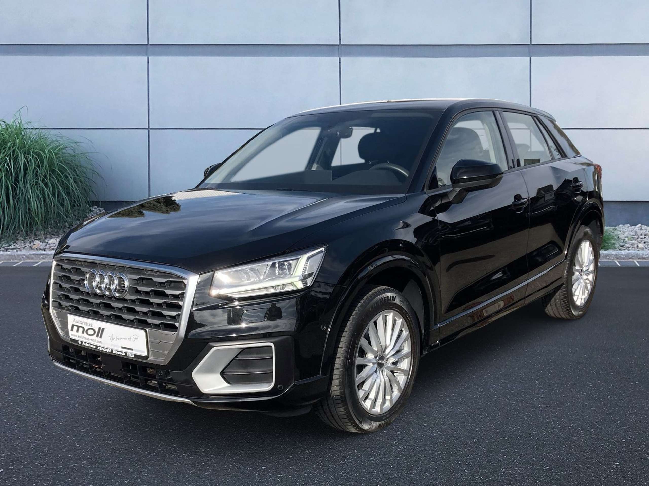 Audi - Q2