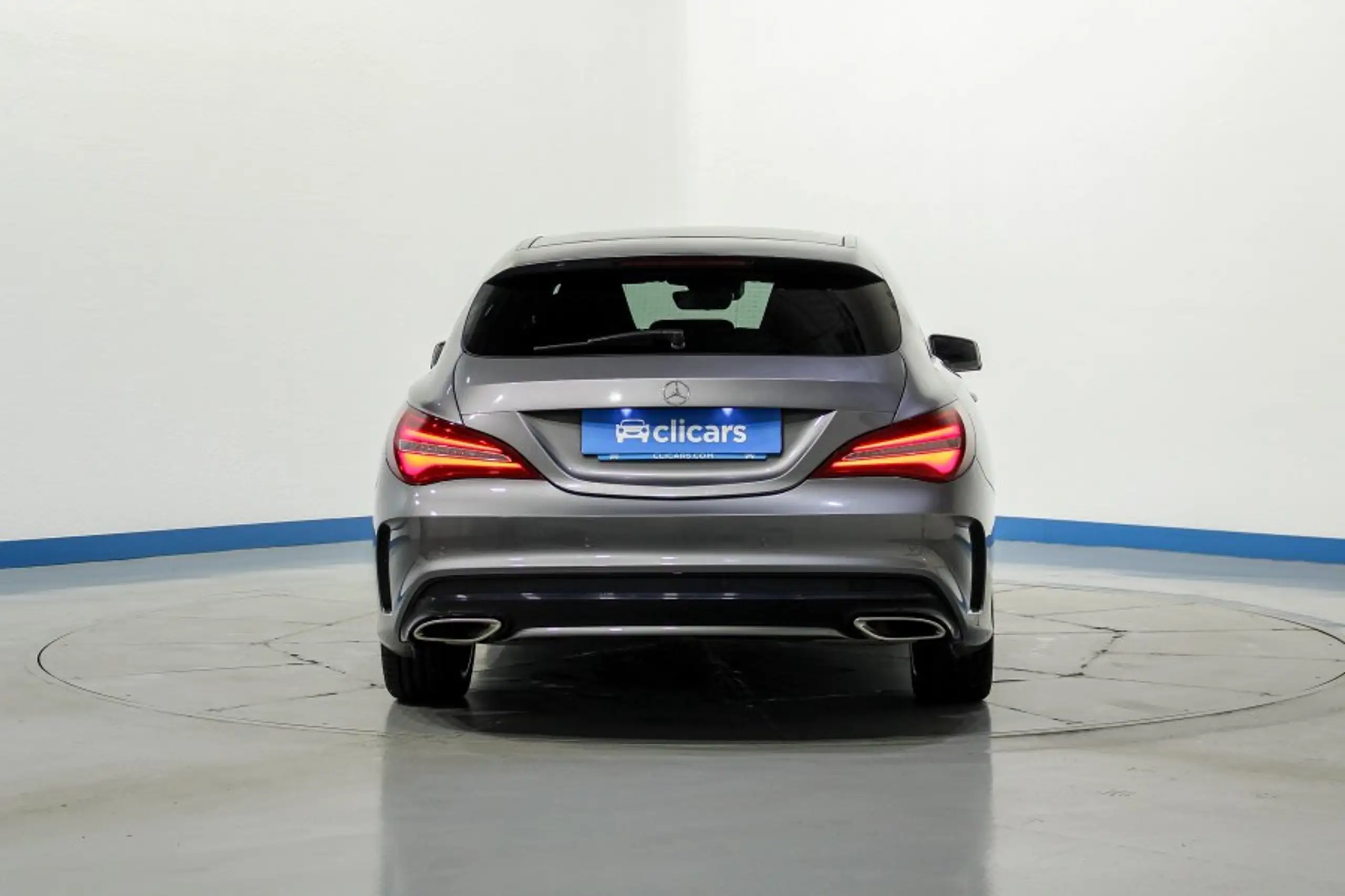 Mercedes-Benz - CLA 200