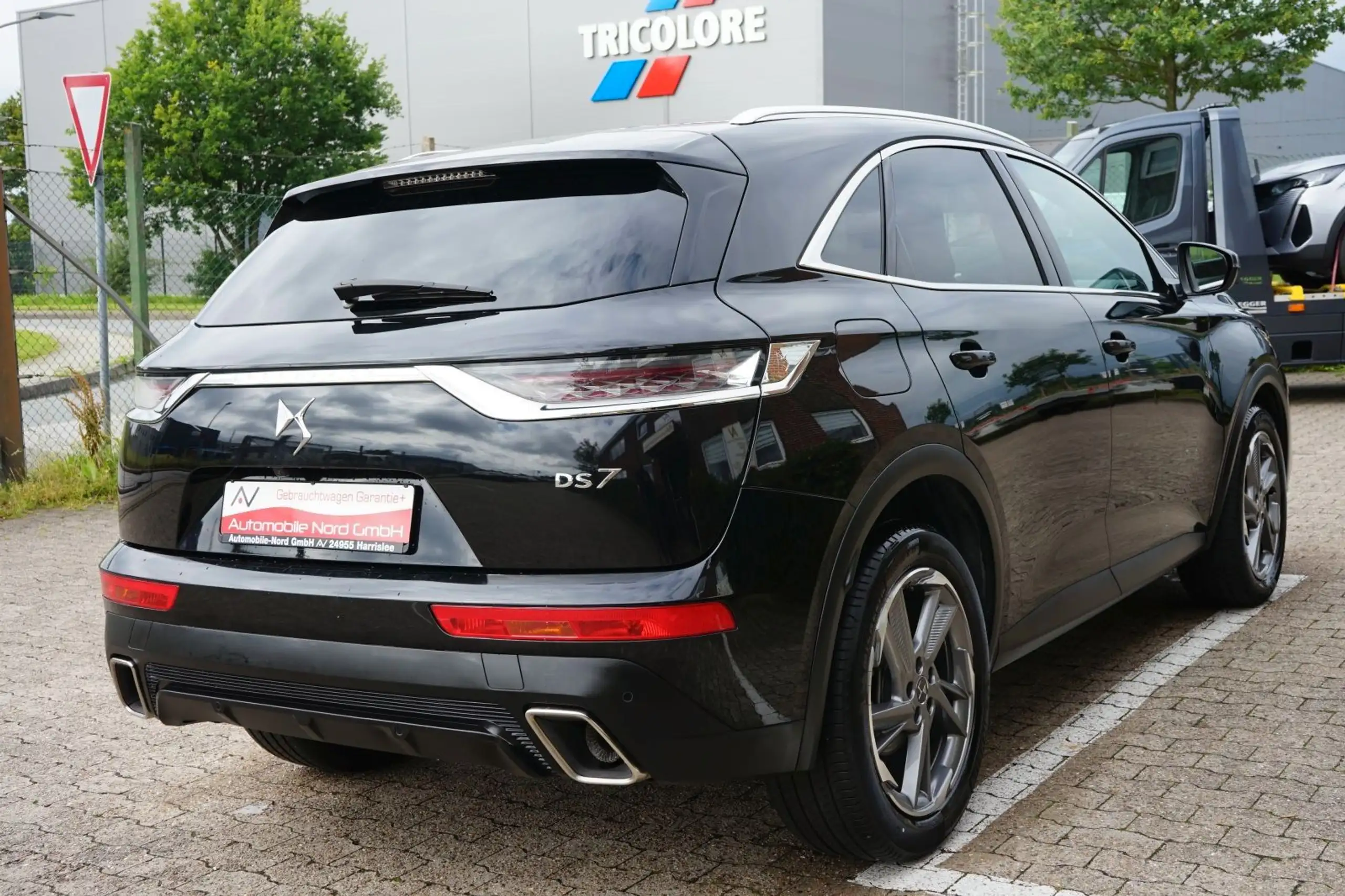 DS Automobiles - DS 7 Crossback