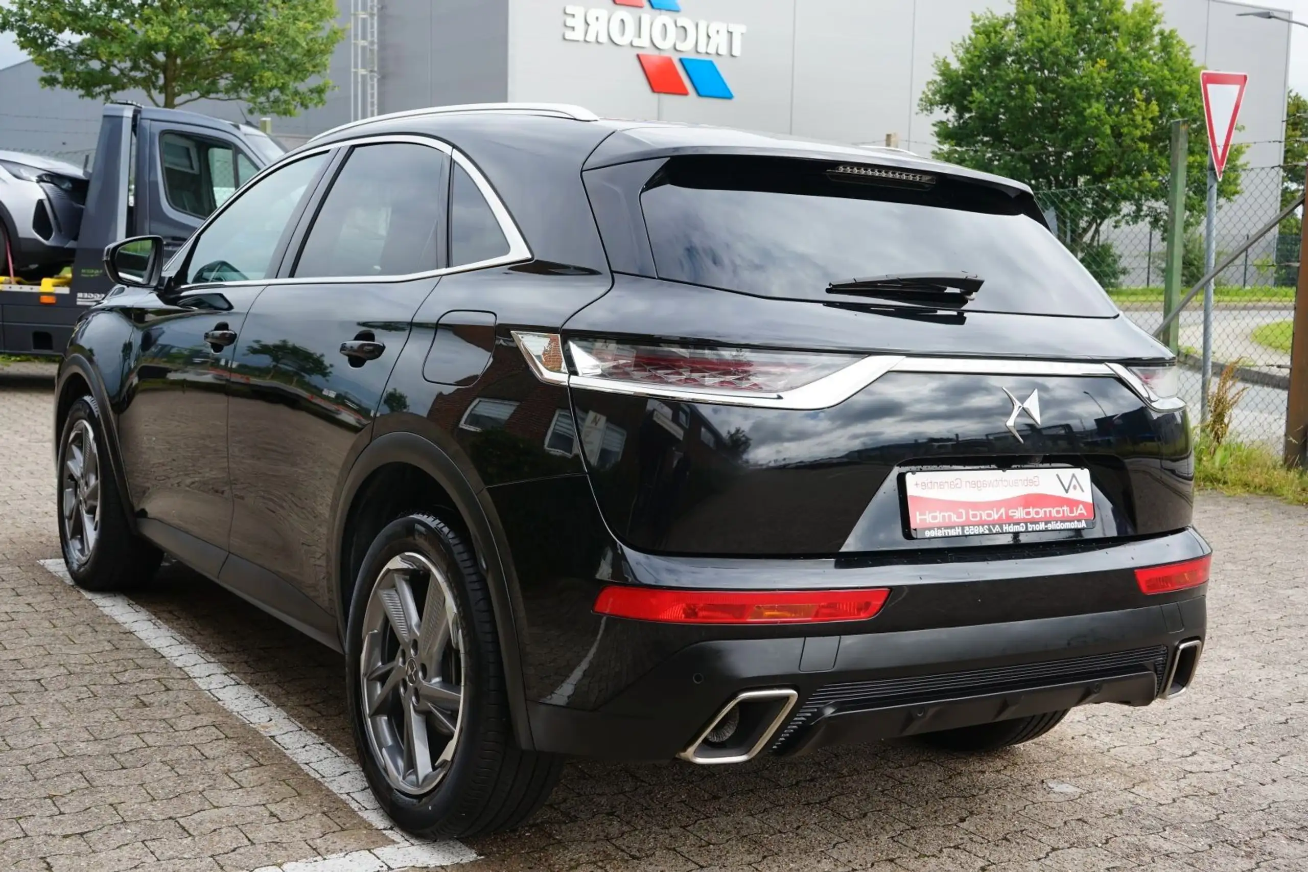 DS Automobiles - DS 7 Crossback