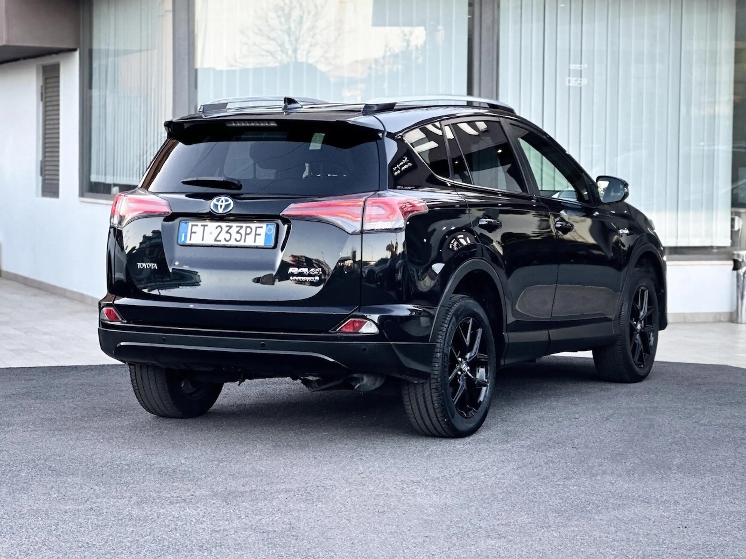 Toyota - RAV 4