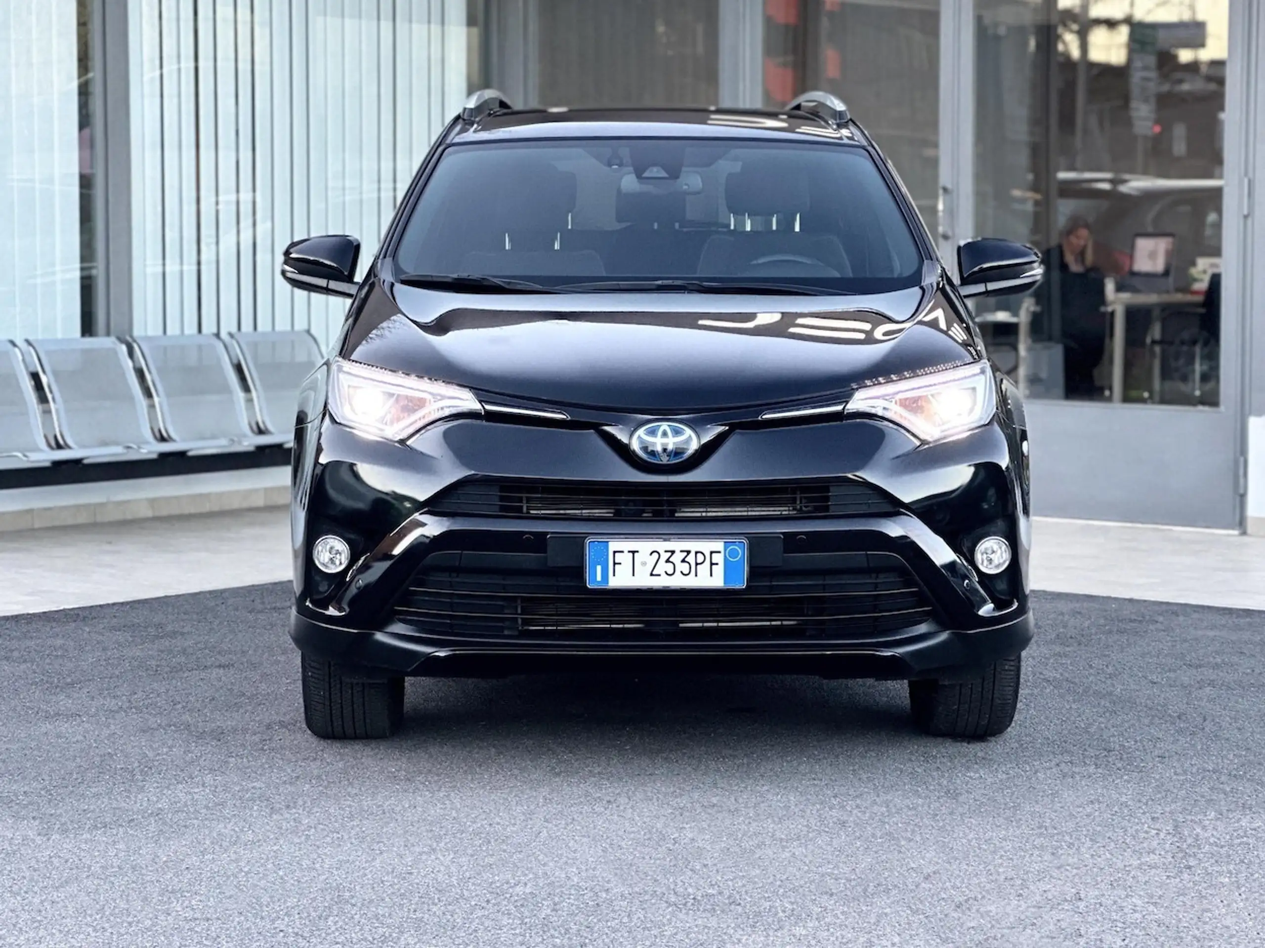 Toyota - RAV 4