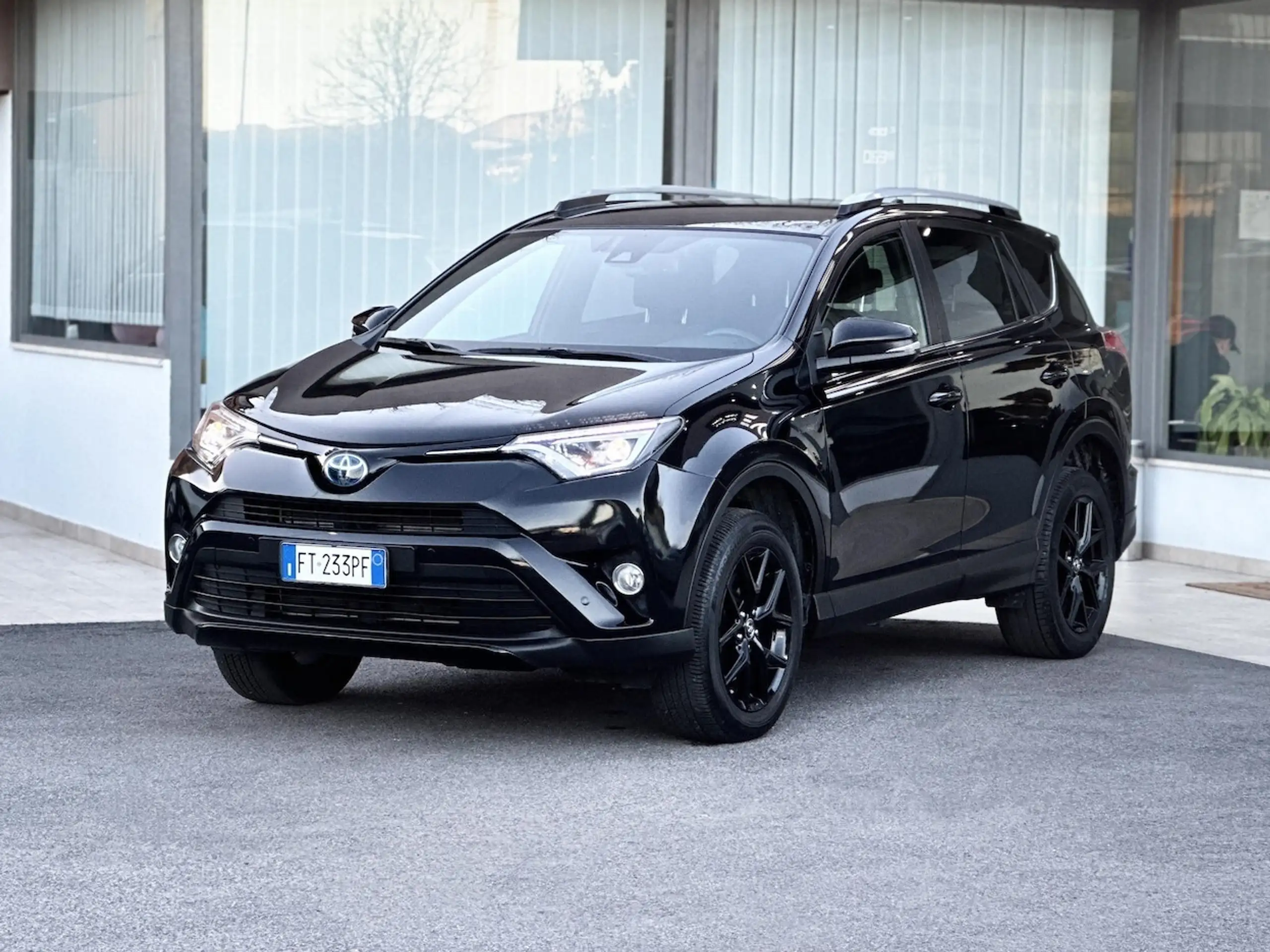 Toyota - RAV 4