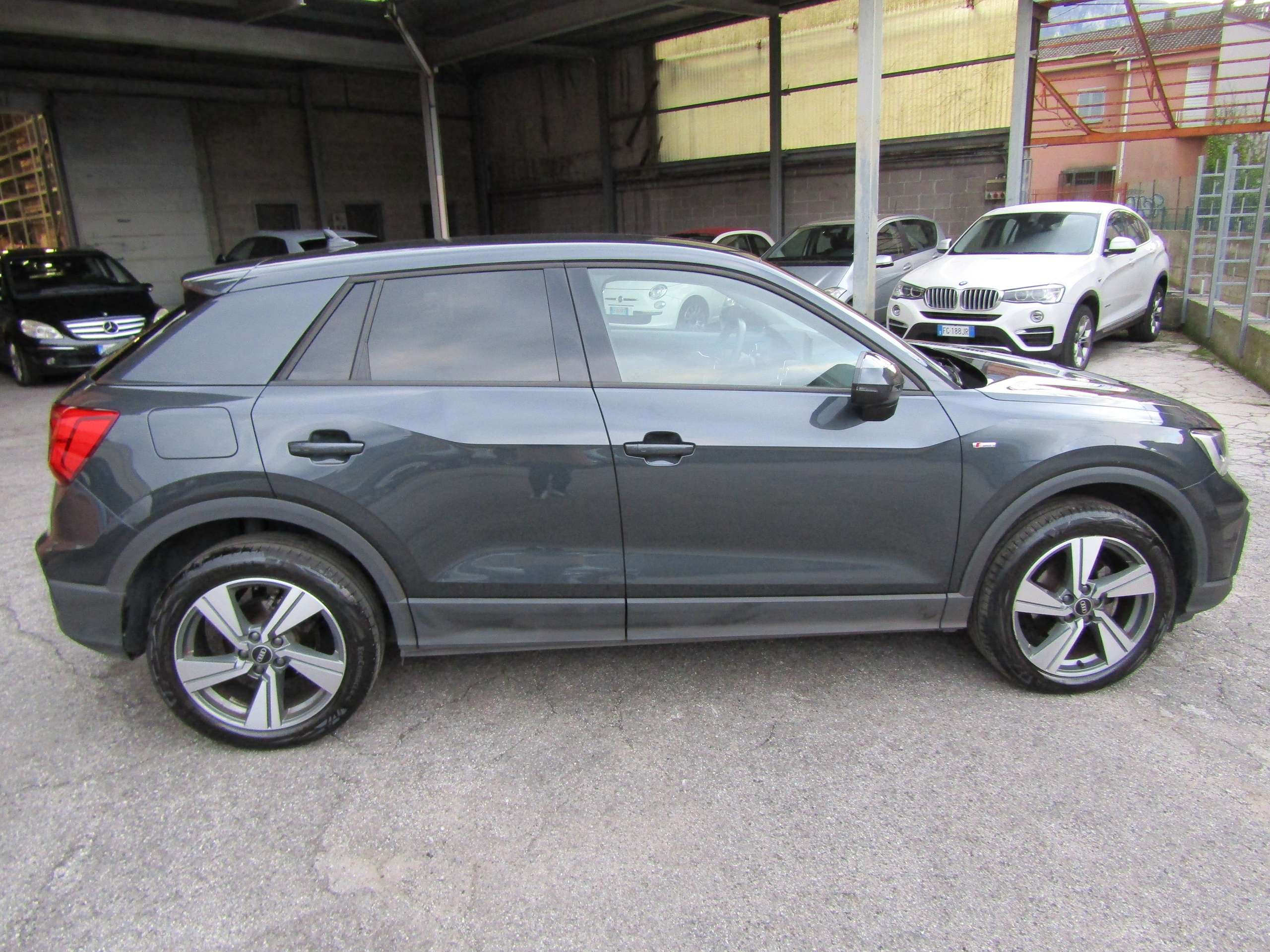 Audi - Q2