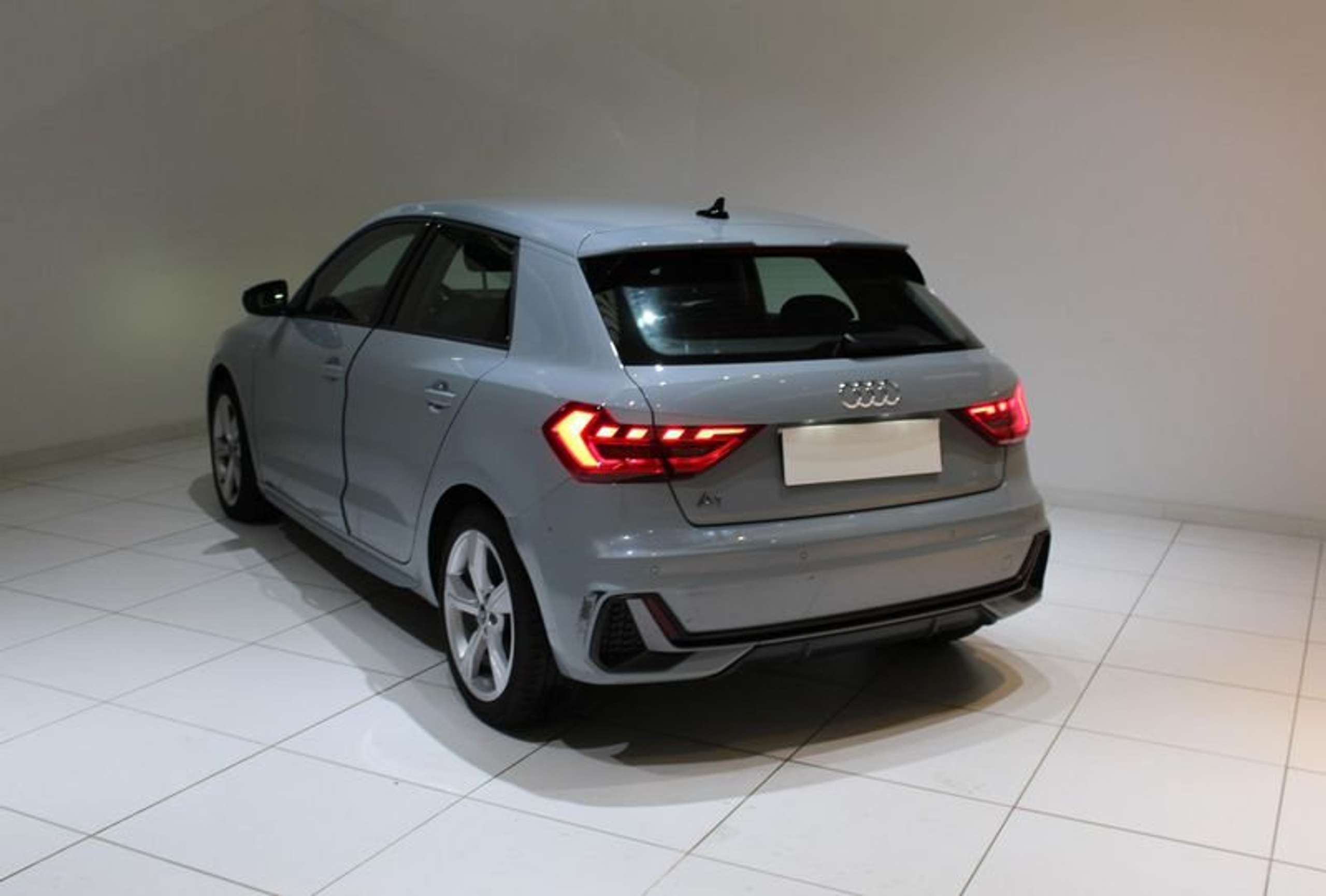 Audi - A1