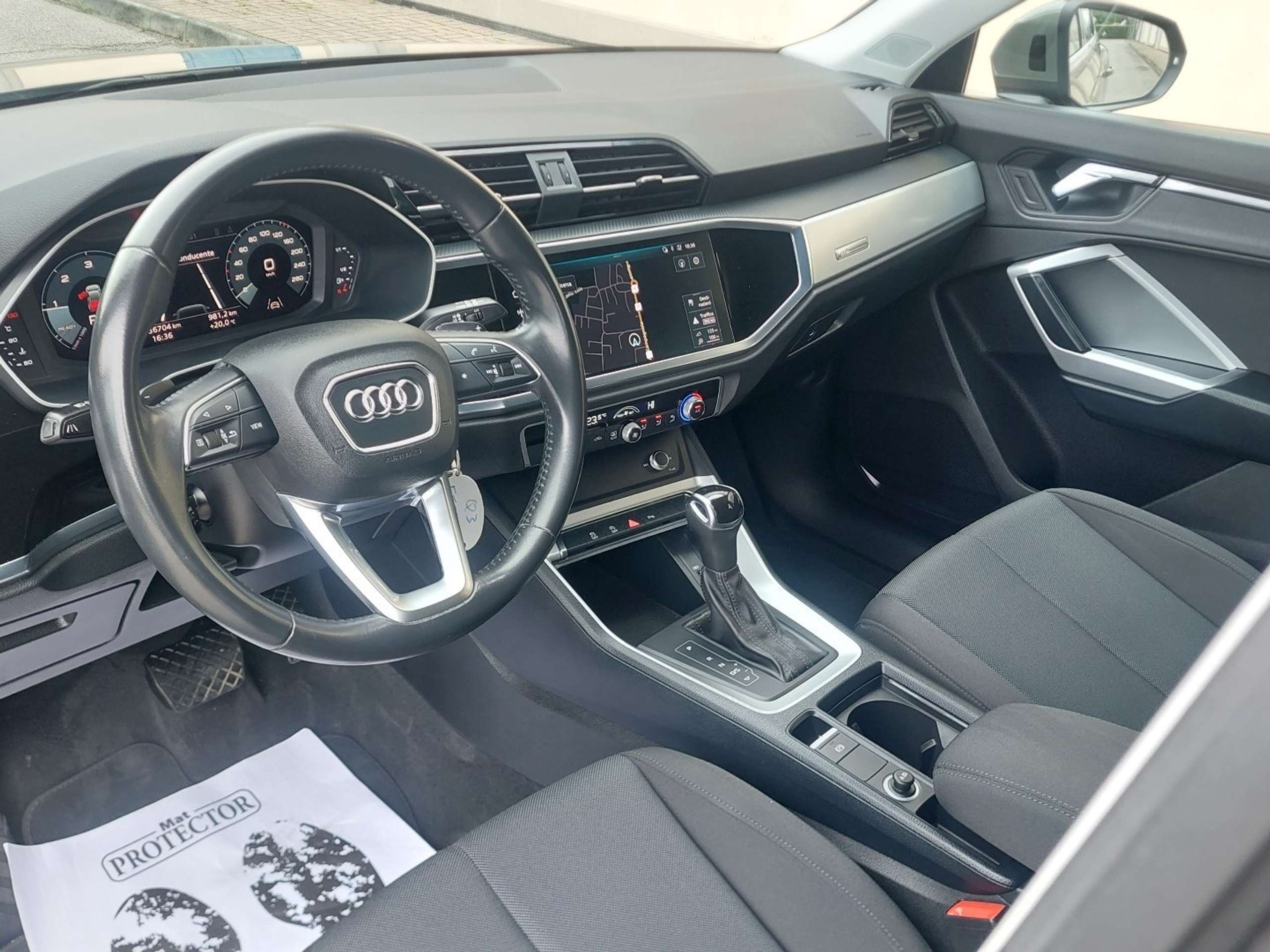 Audi - Q3