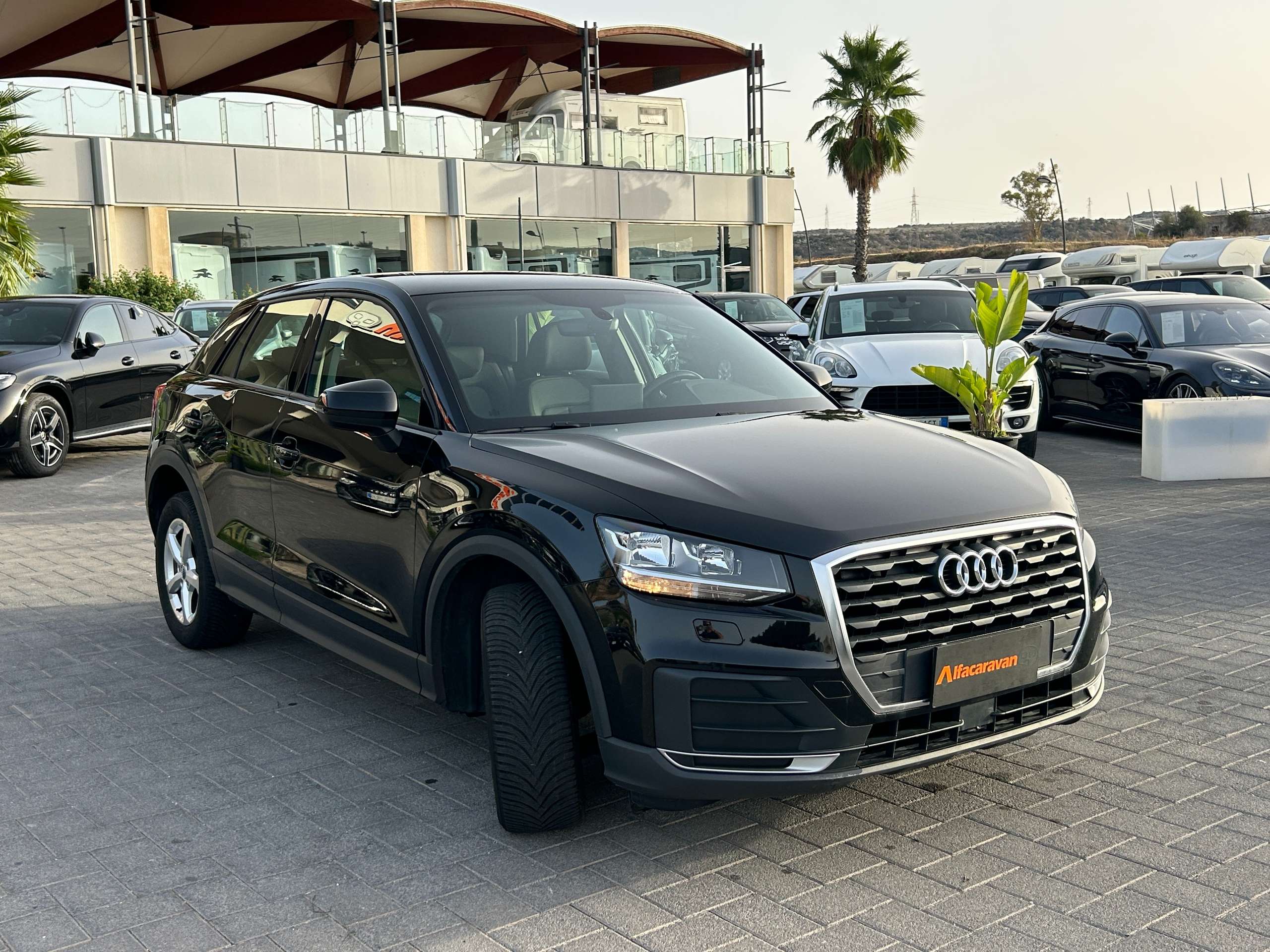 Audi - Q2