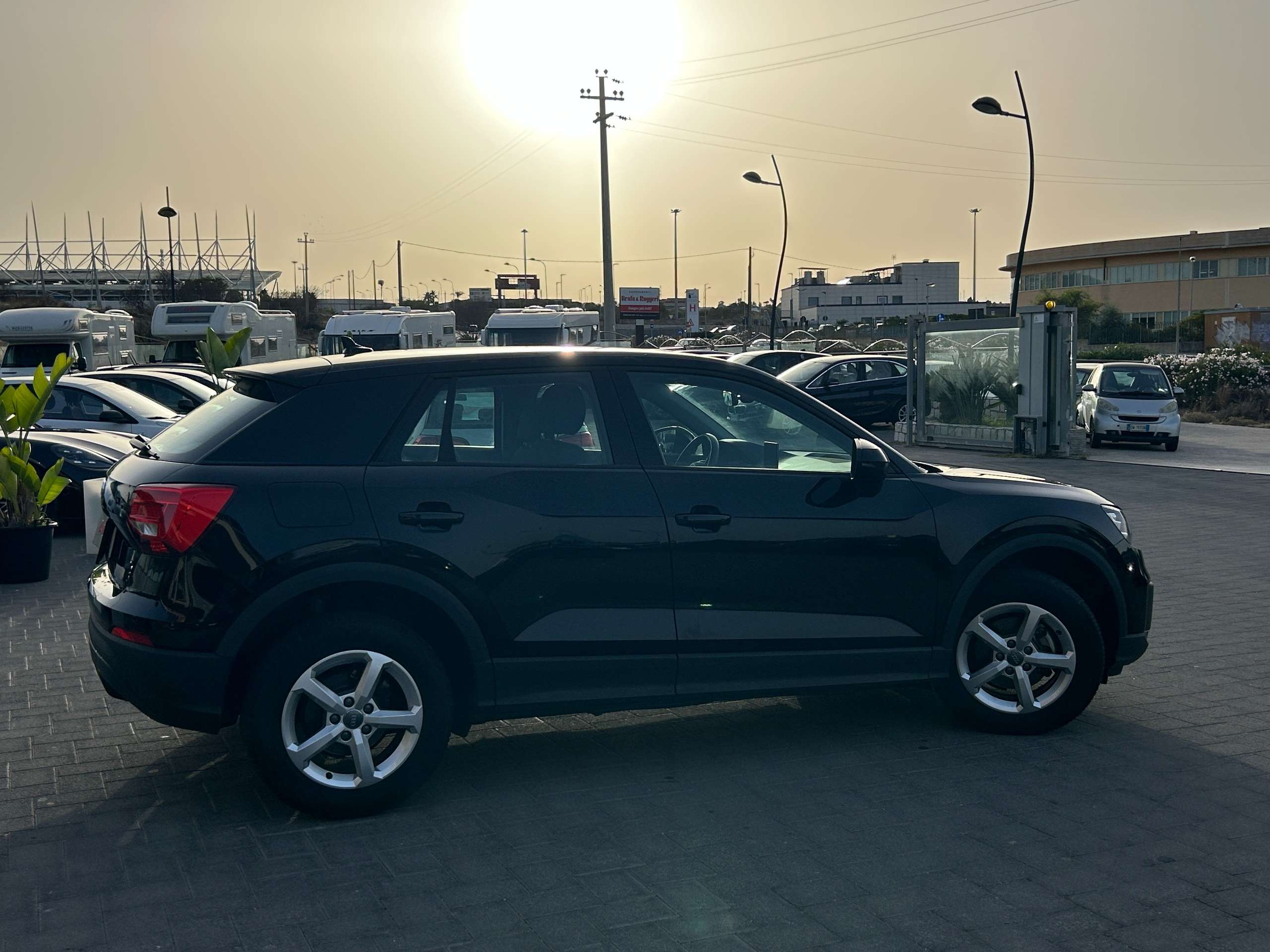 Audi - Q2