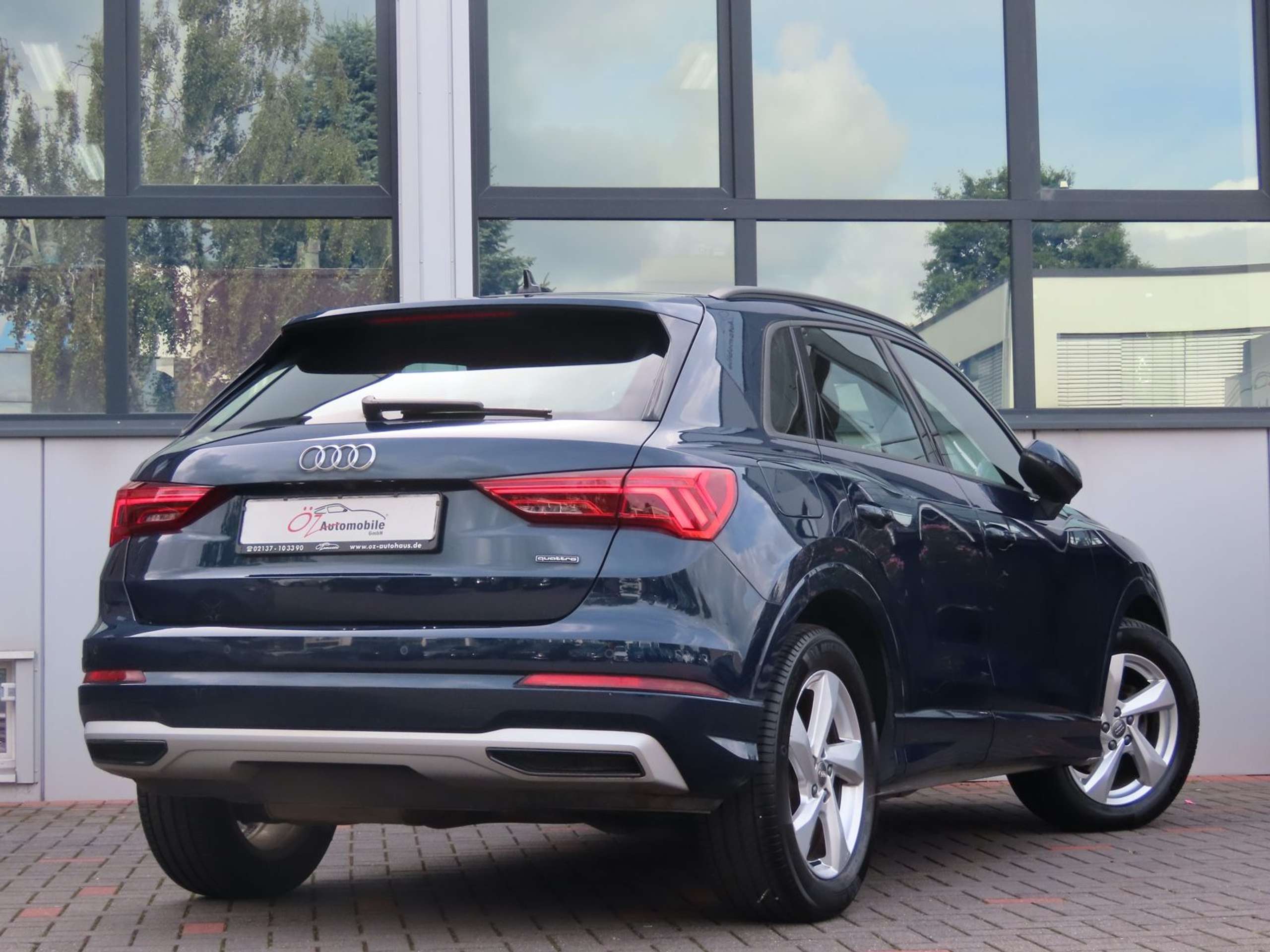 Audi - Q3