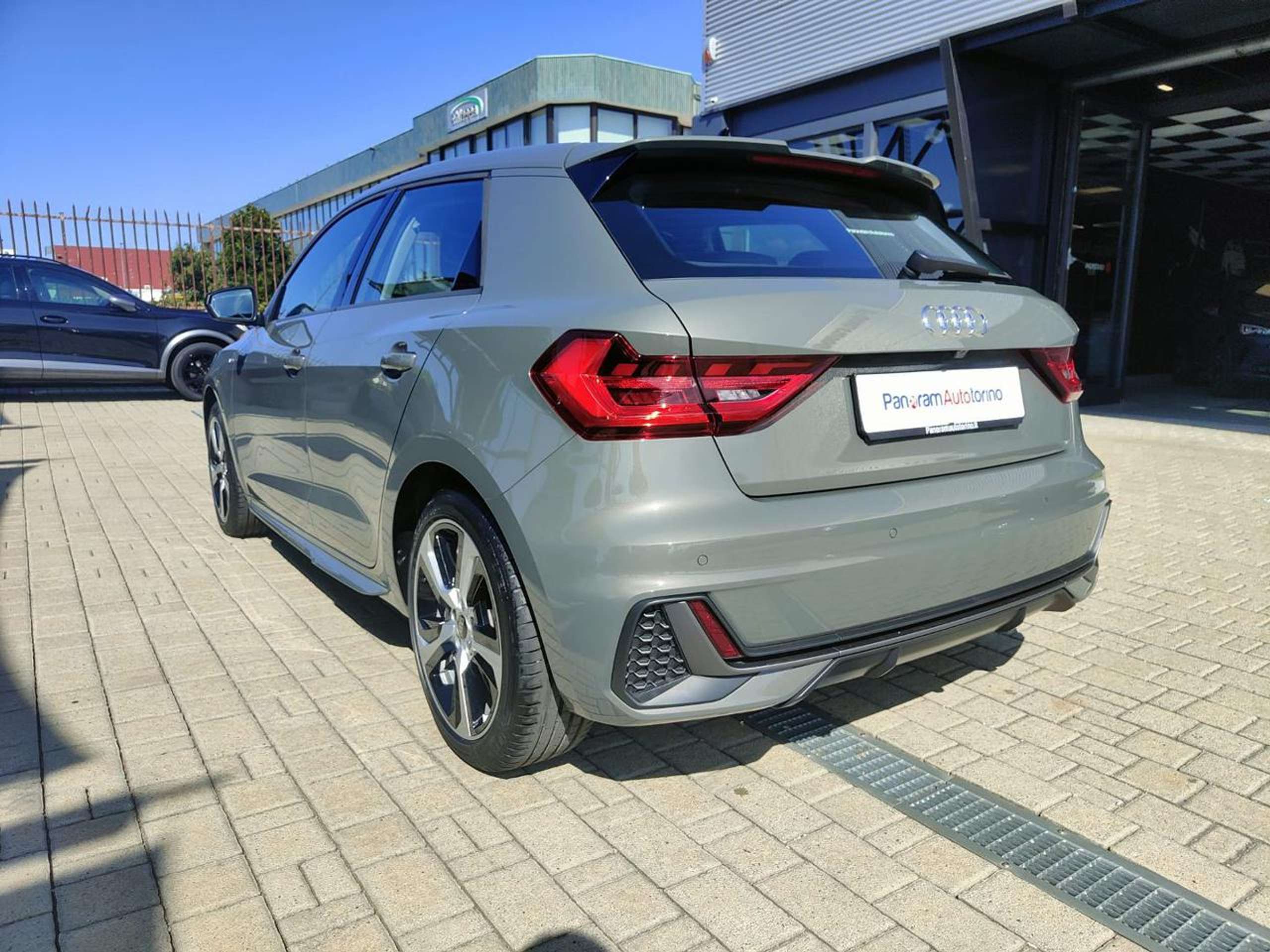 Audi - A1