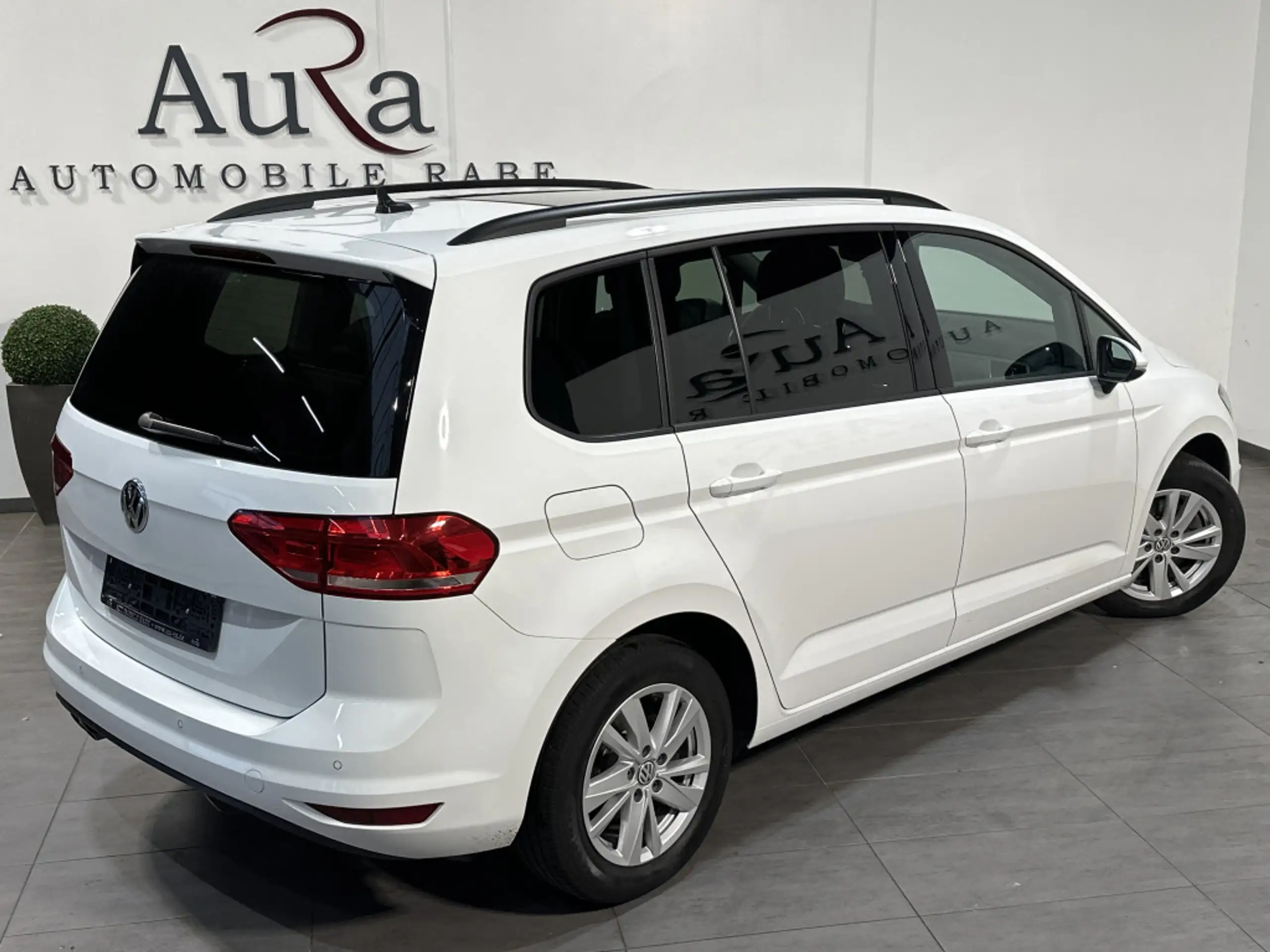 Volkswagen - Touran