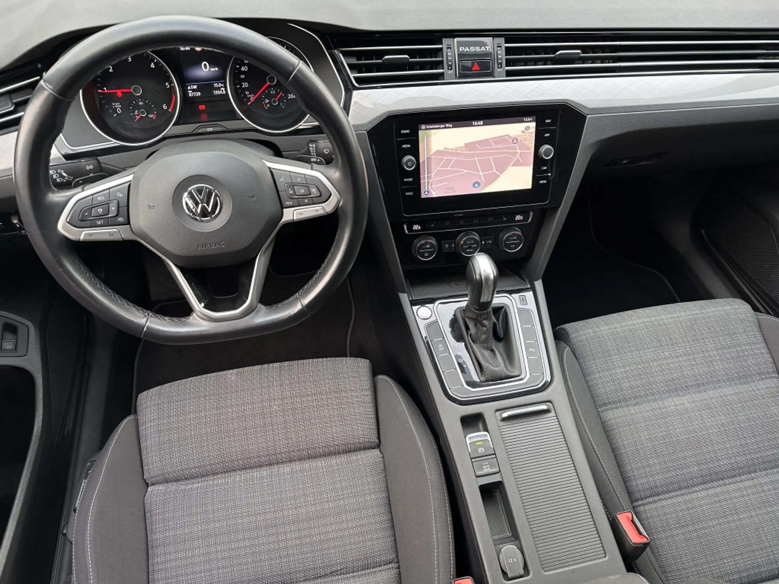 Volkswagen - Passat