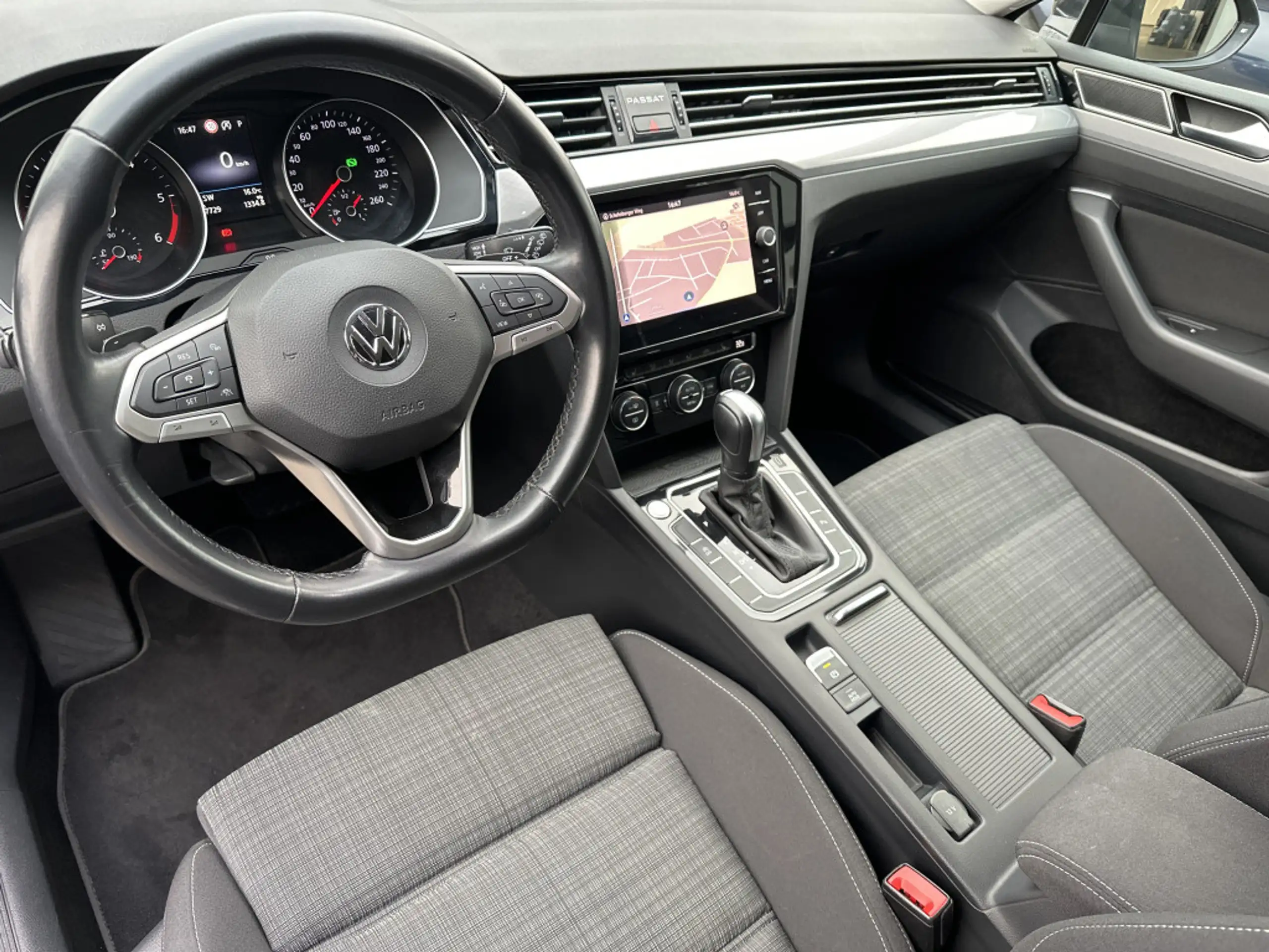 Volkswagen - Passat