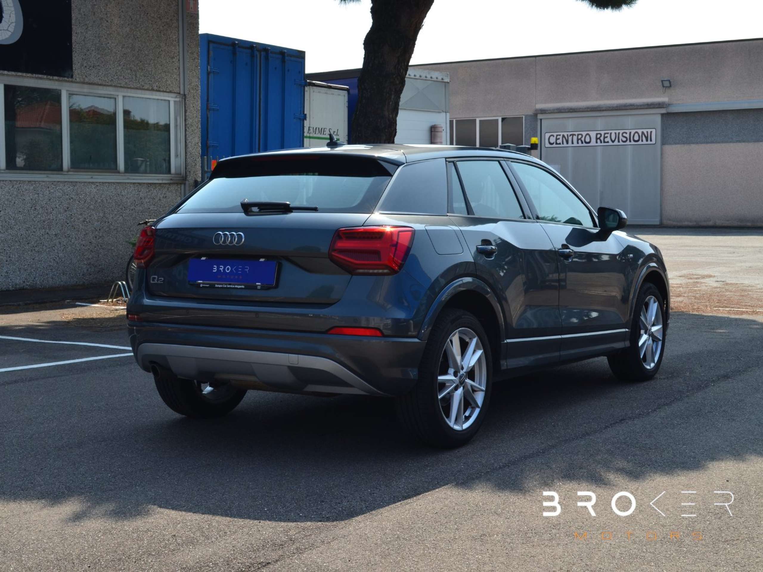 Audi - Q2