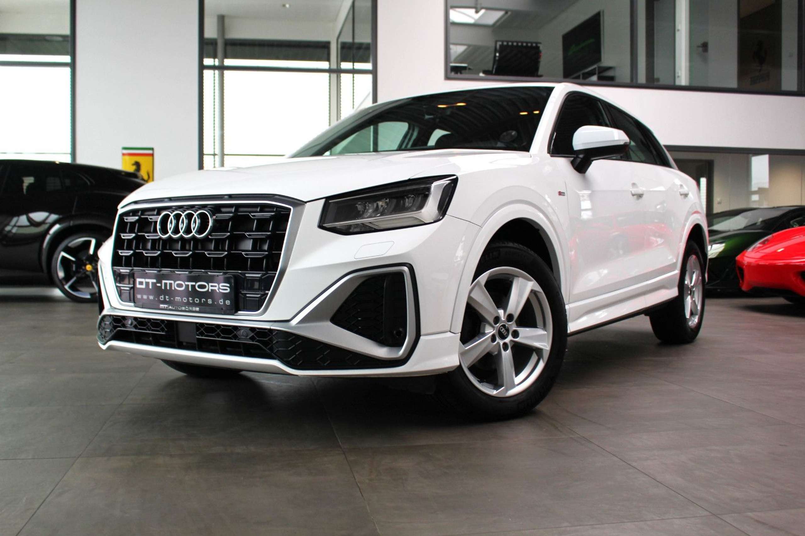 Audi - Q2