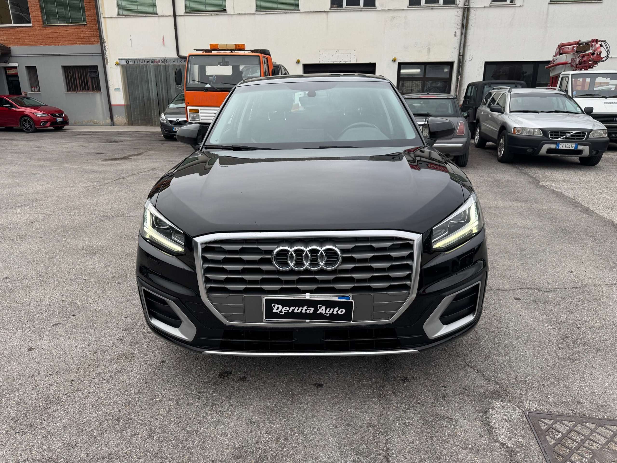 Audi - Q2