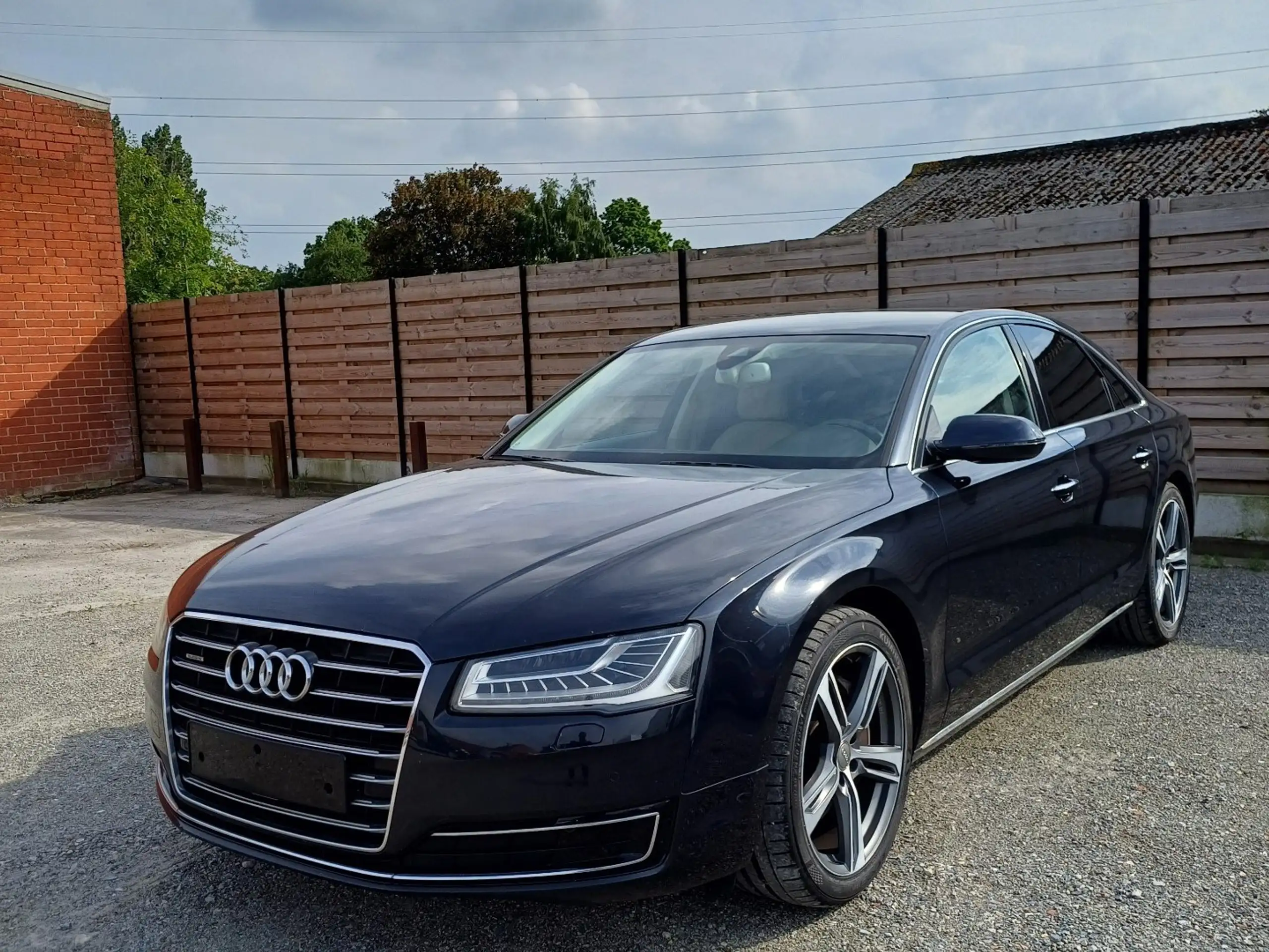 Audi - A8