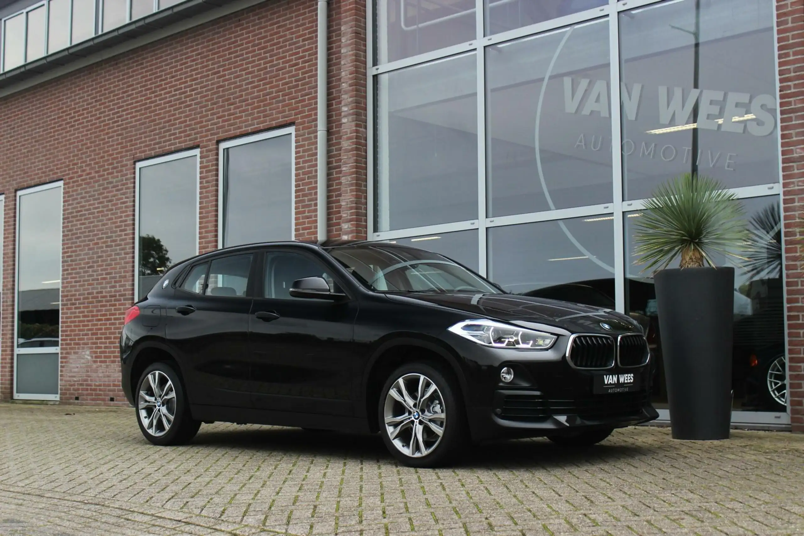 BMW - X2