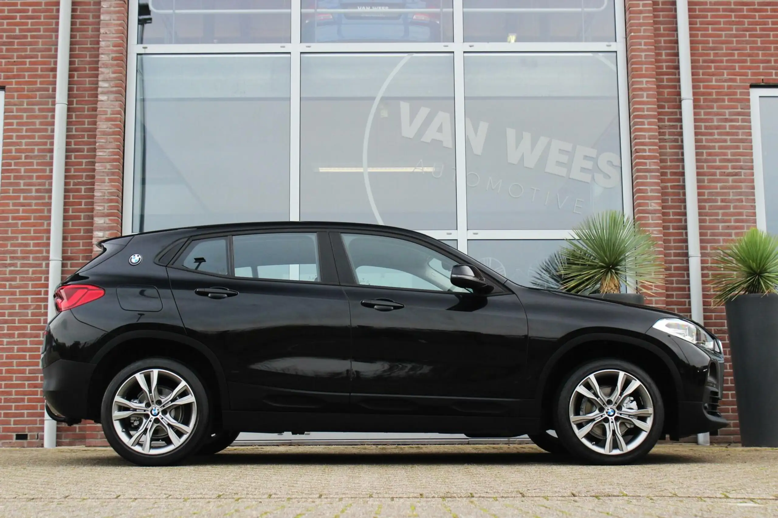 BMW - X2