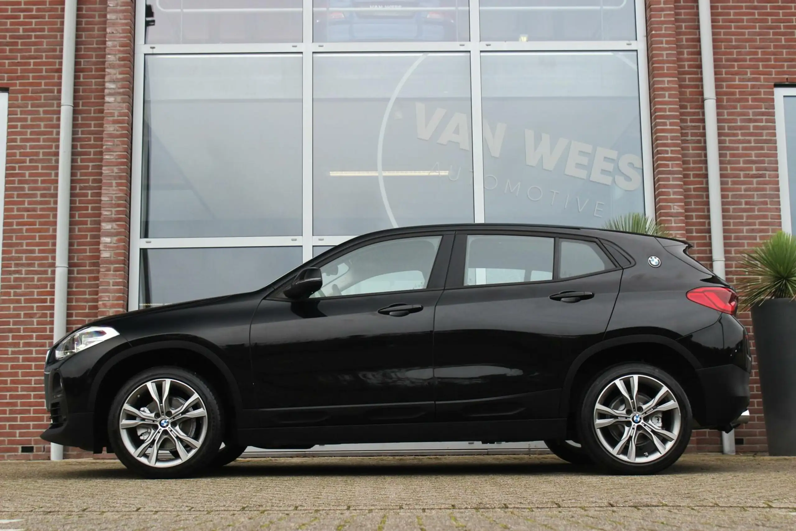 BMW - X2