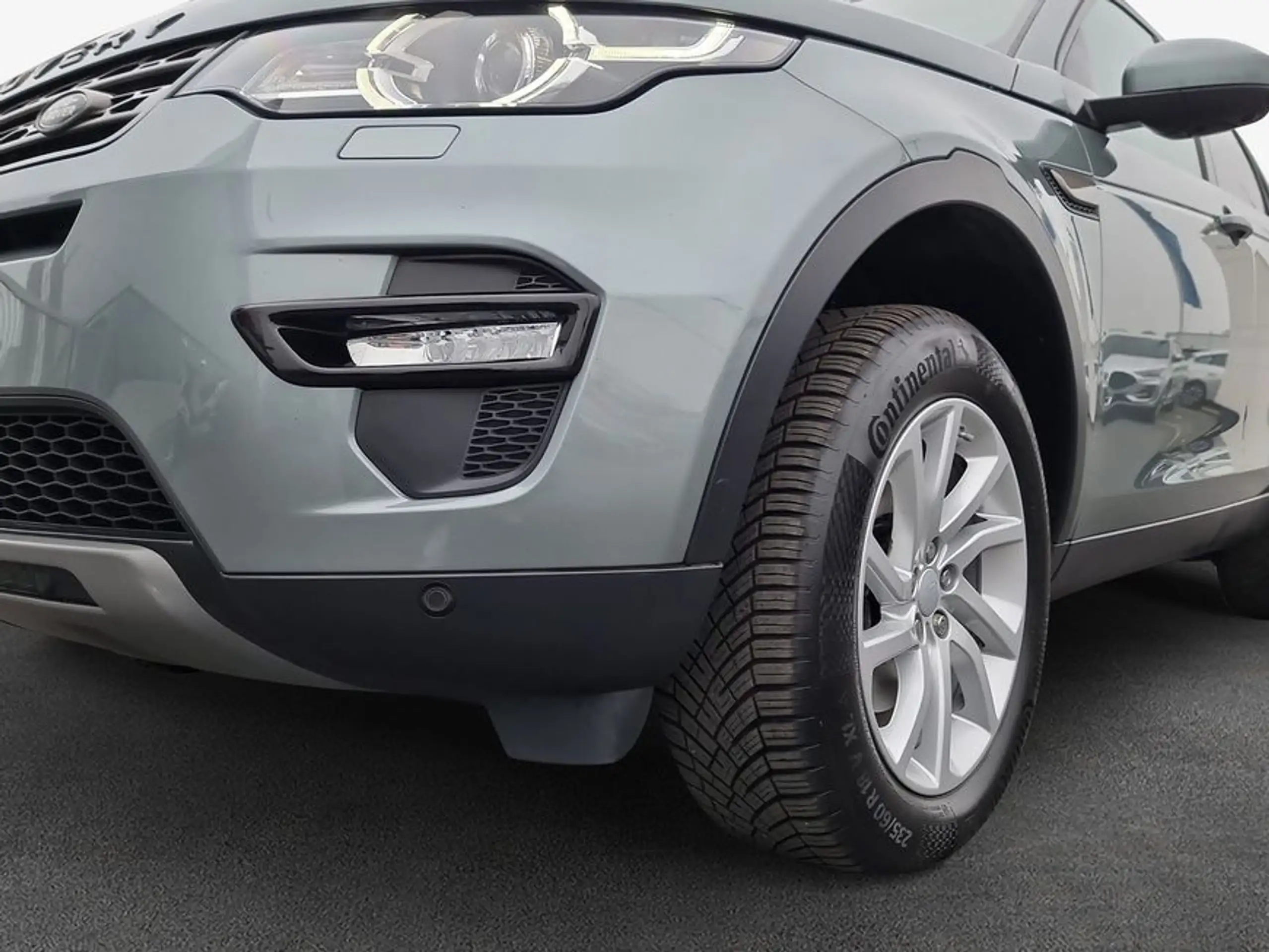 Land Rover - Discovery Sport