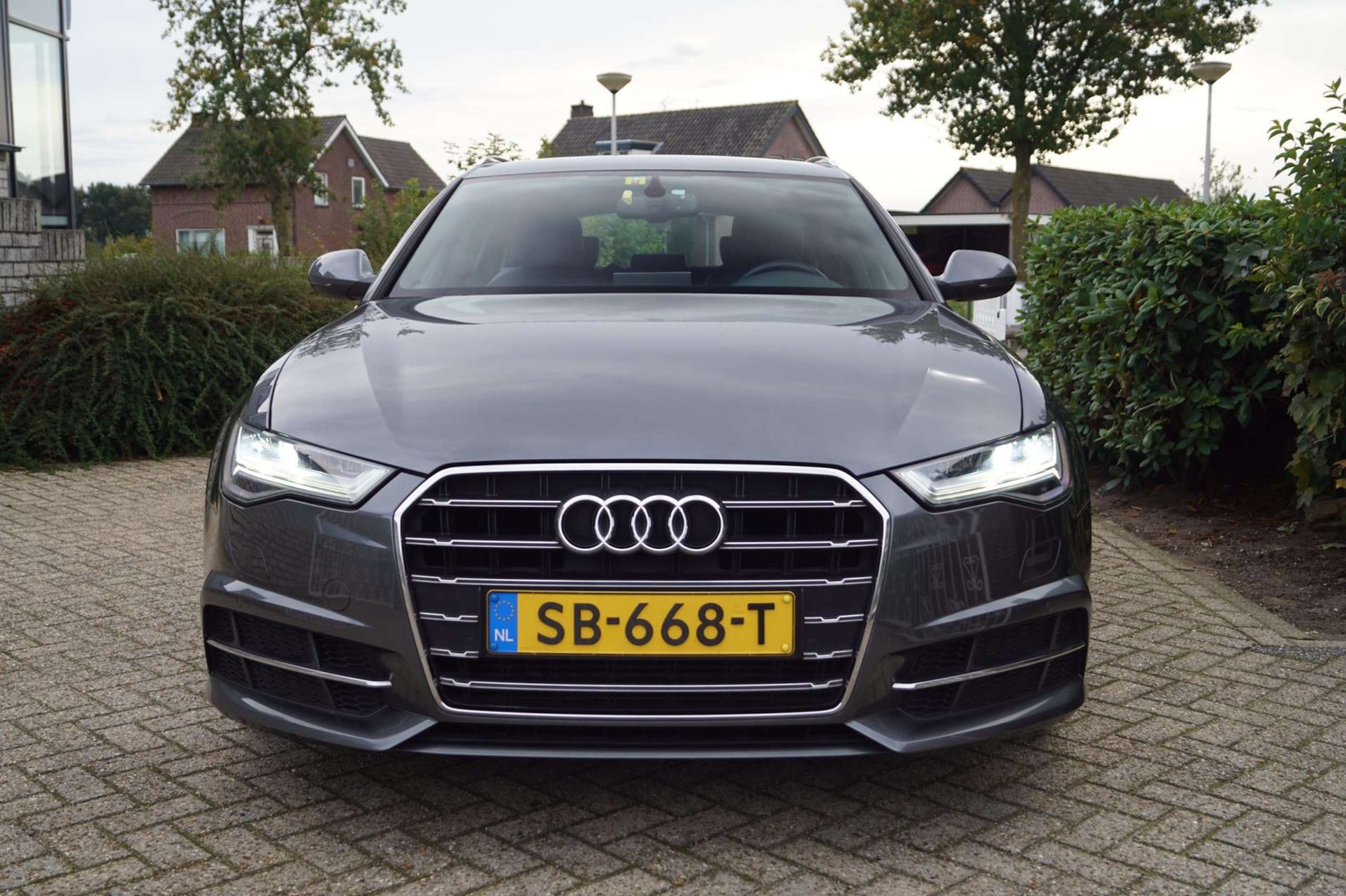 Audi - A6