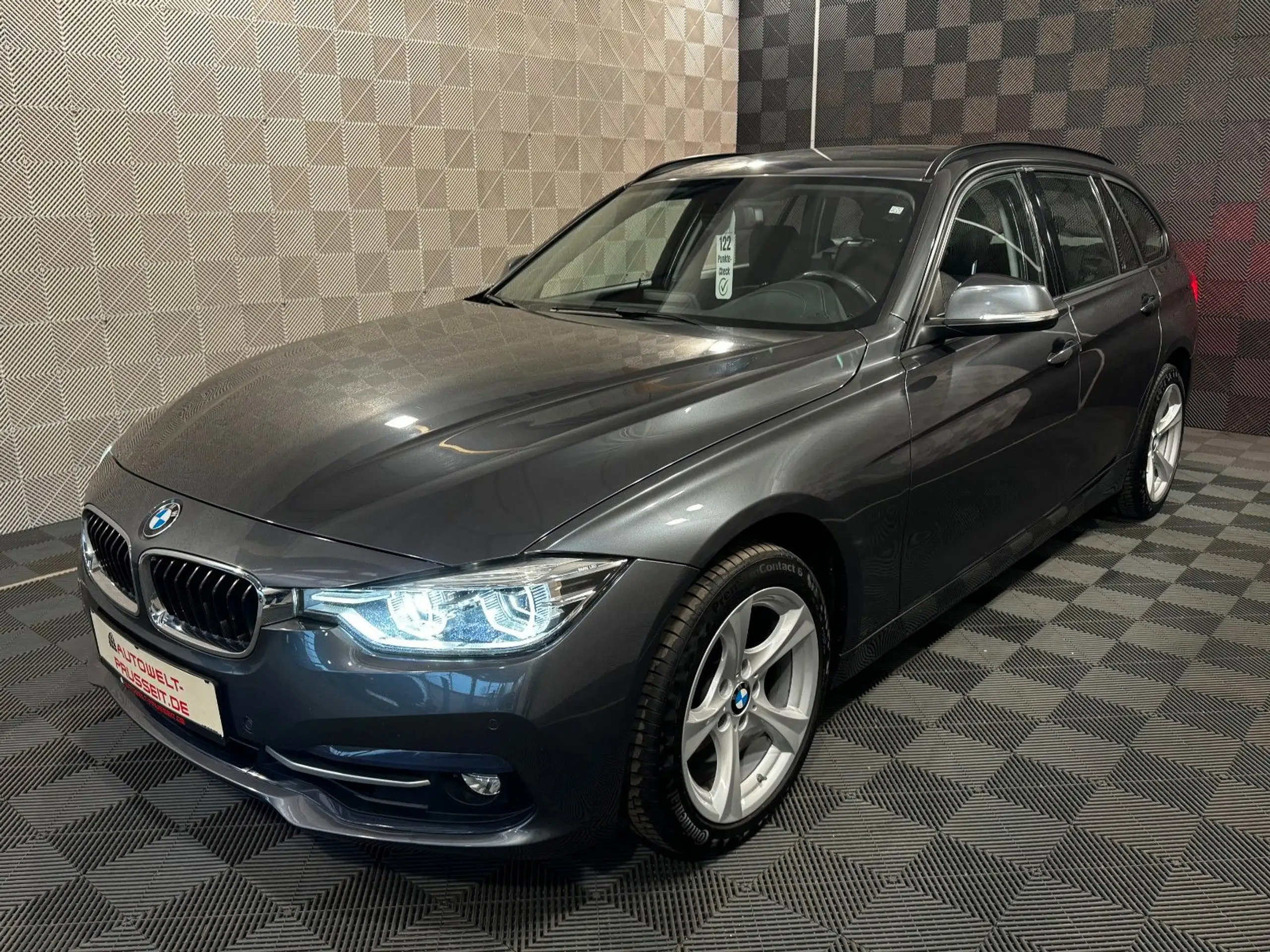 BMW - 320