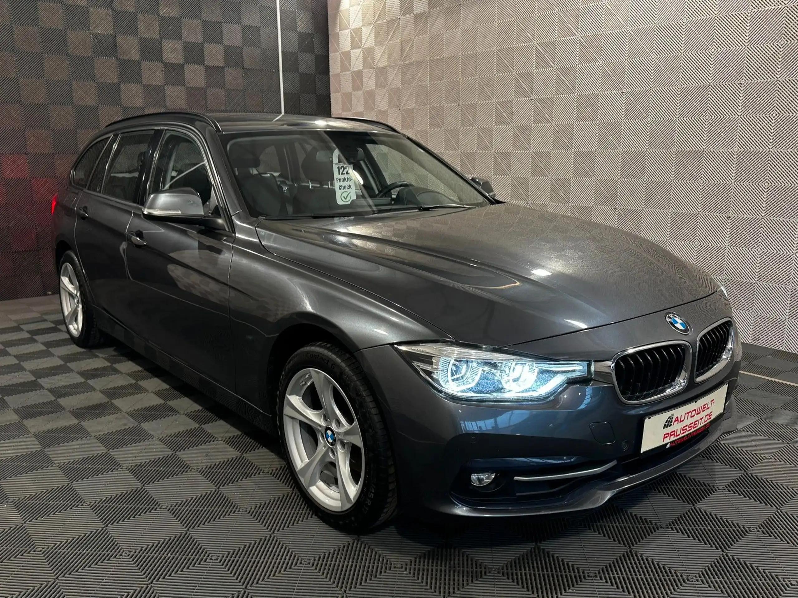 BMW - 320