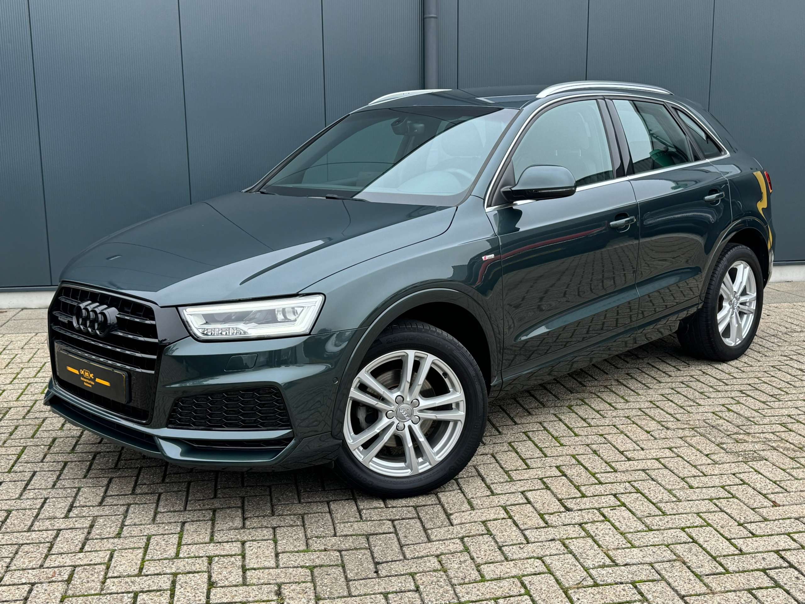 Audi - Q3