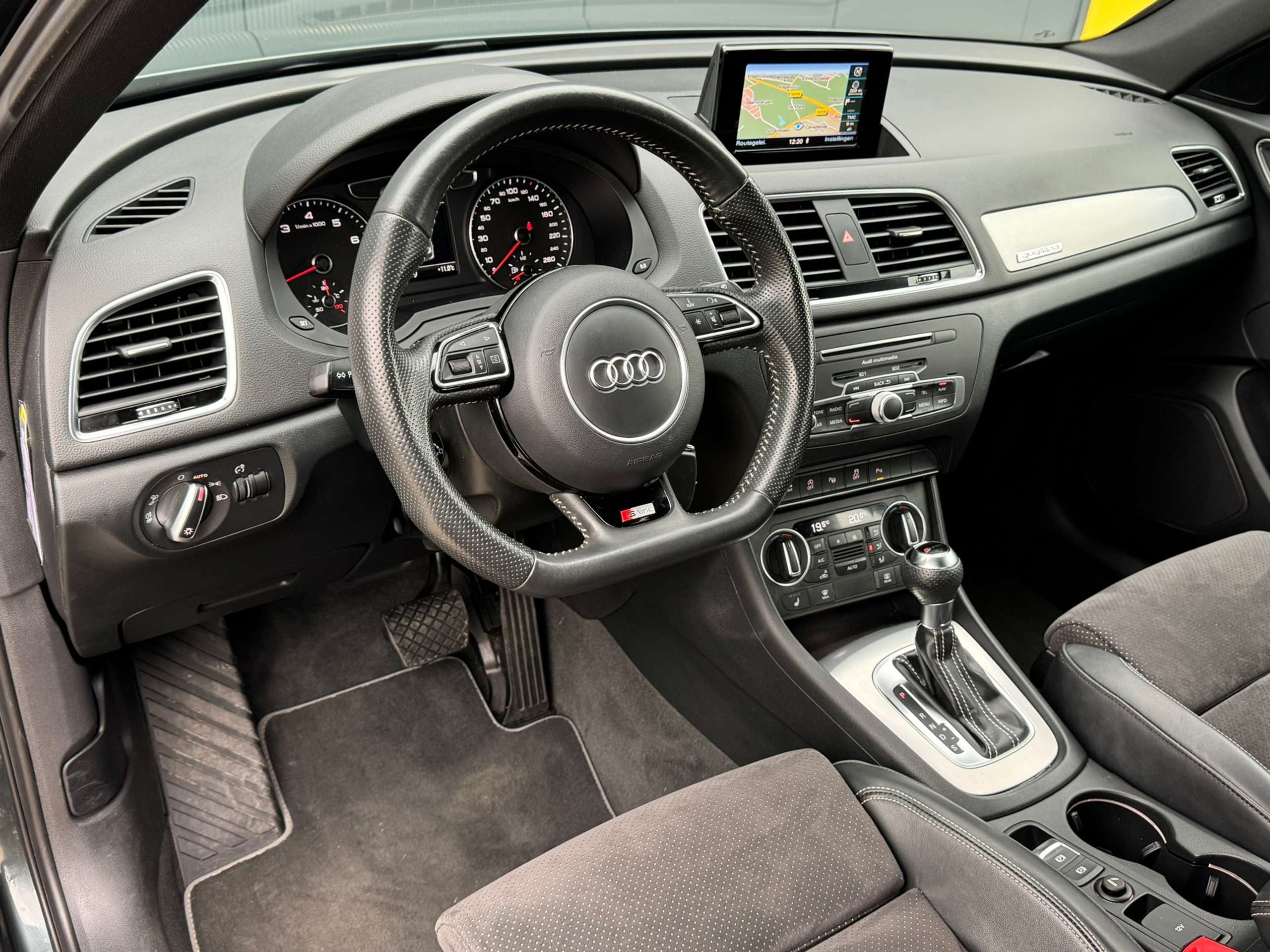 Audi - Q3