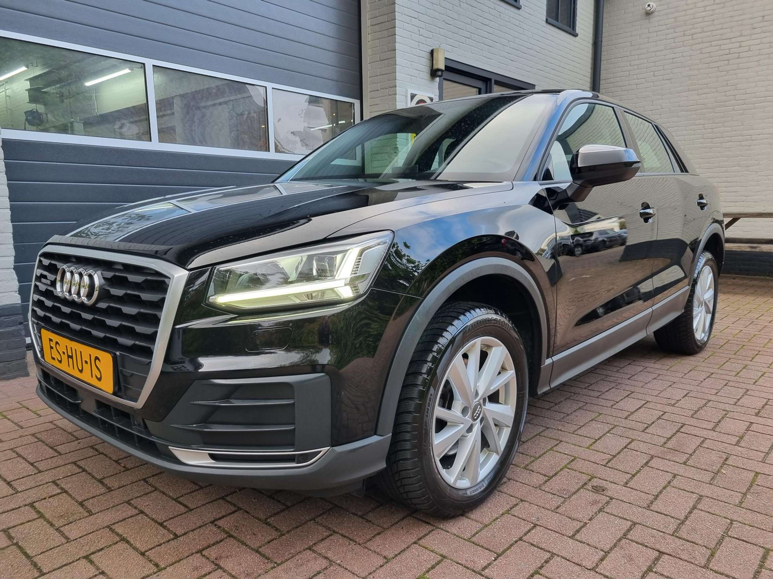 Audi - Q2