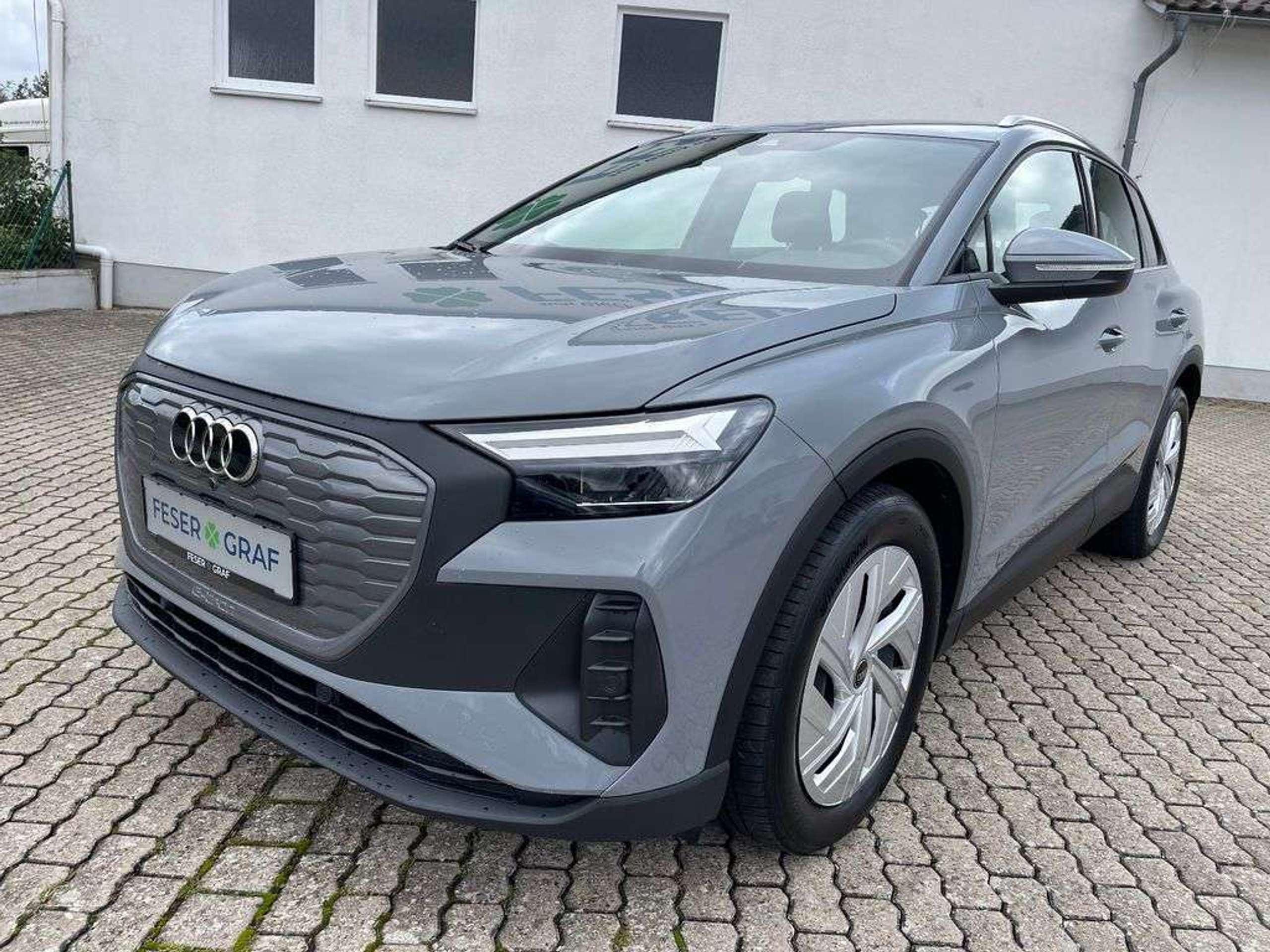 Audi - Q4 e-tron