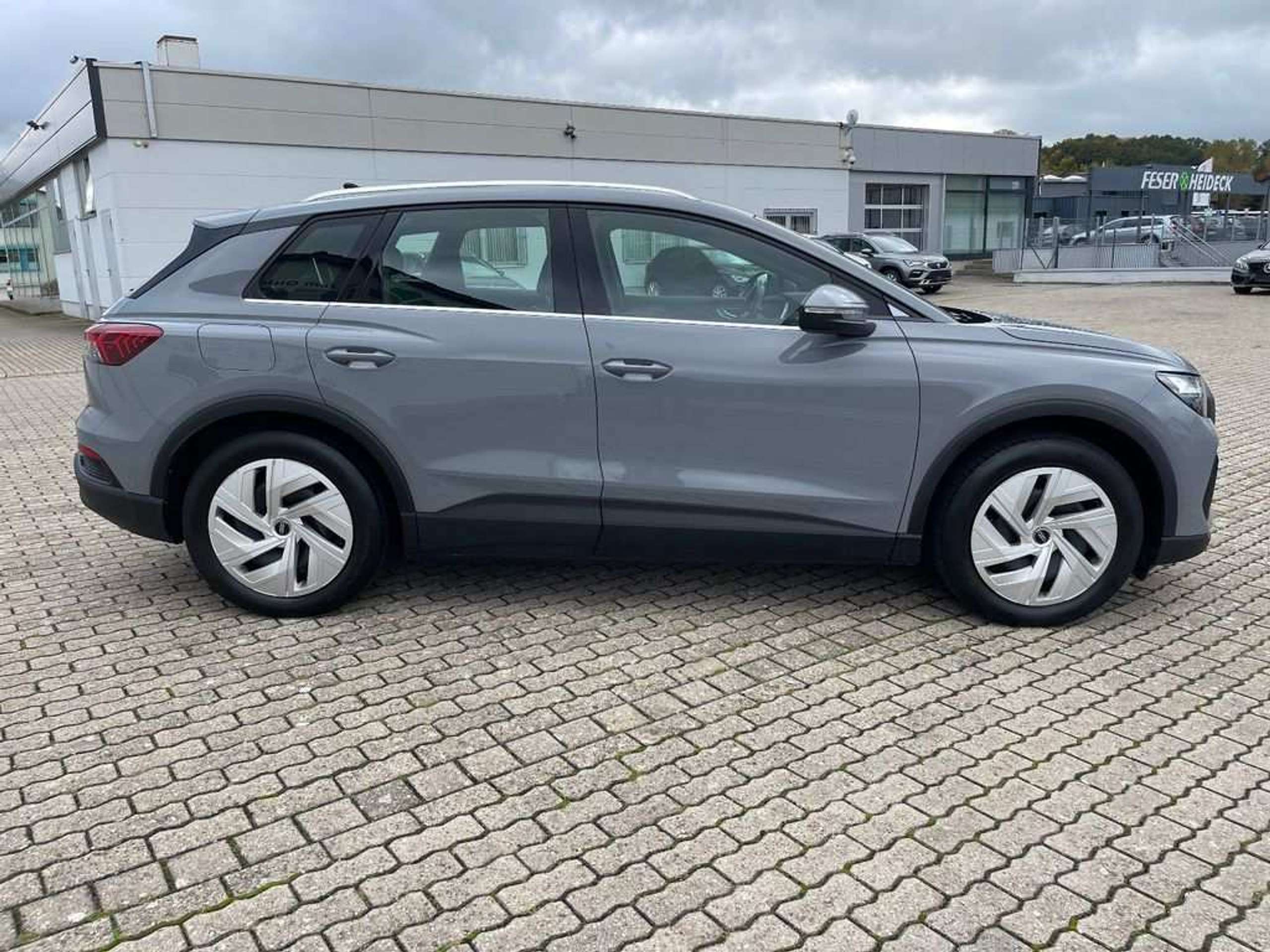 Audi - Q4 e-tron